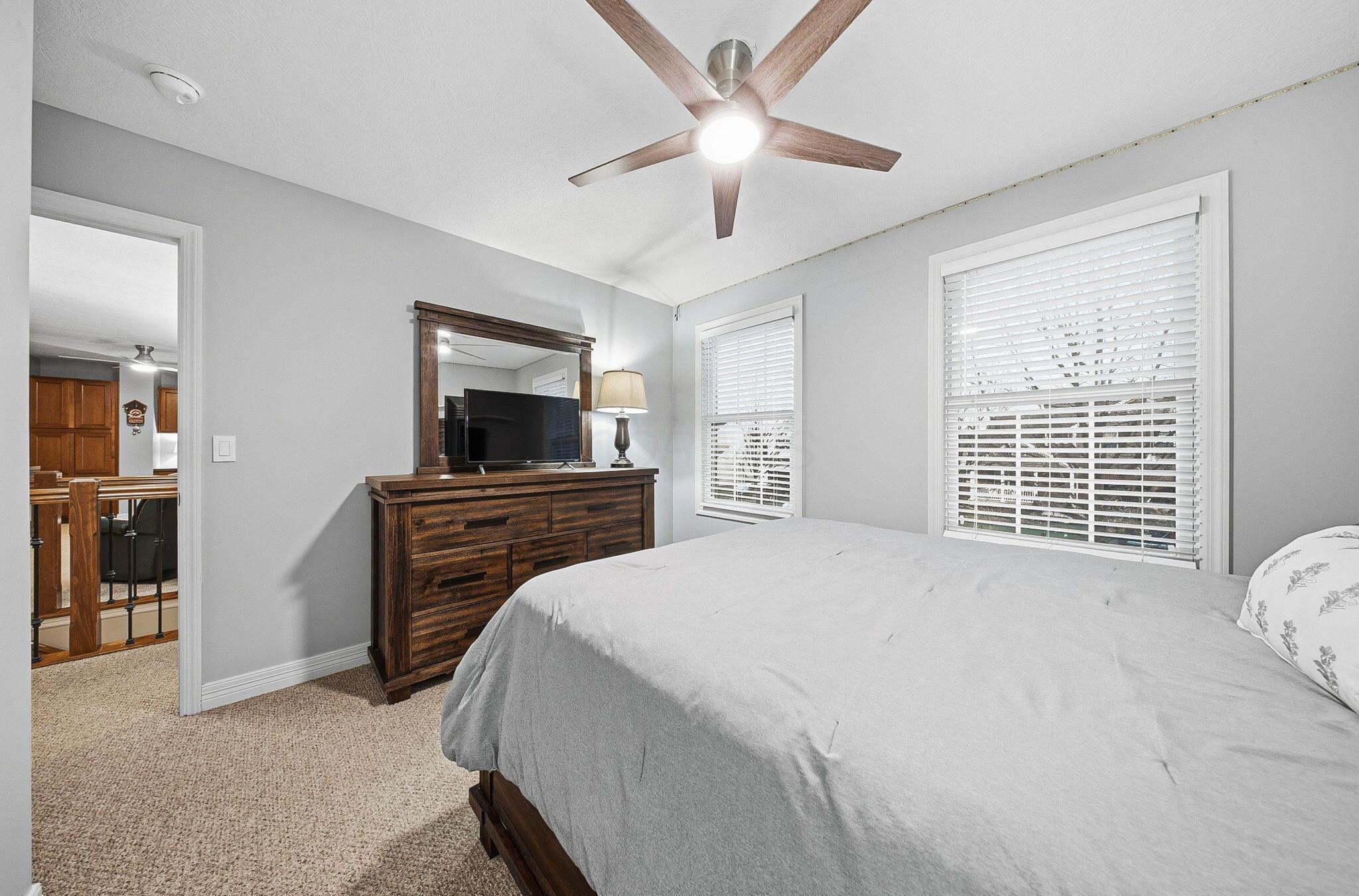 565 Apple Valley Circle