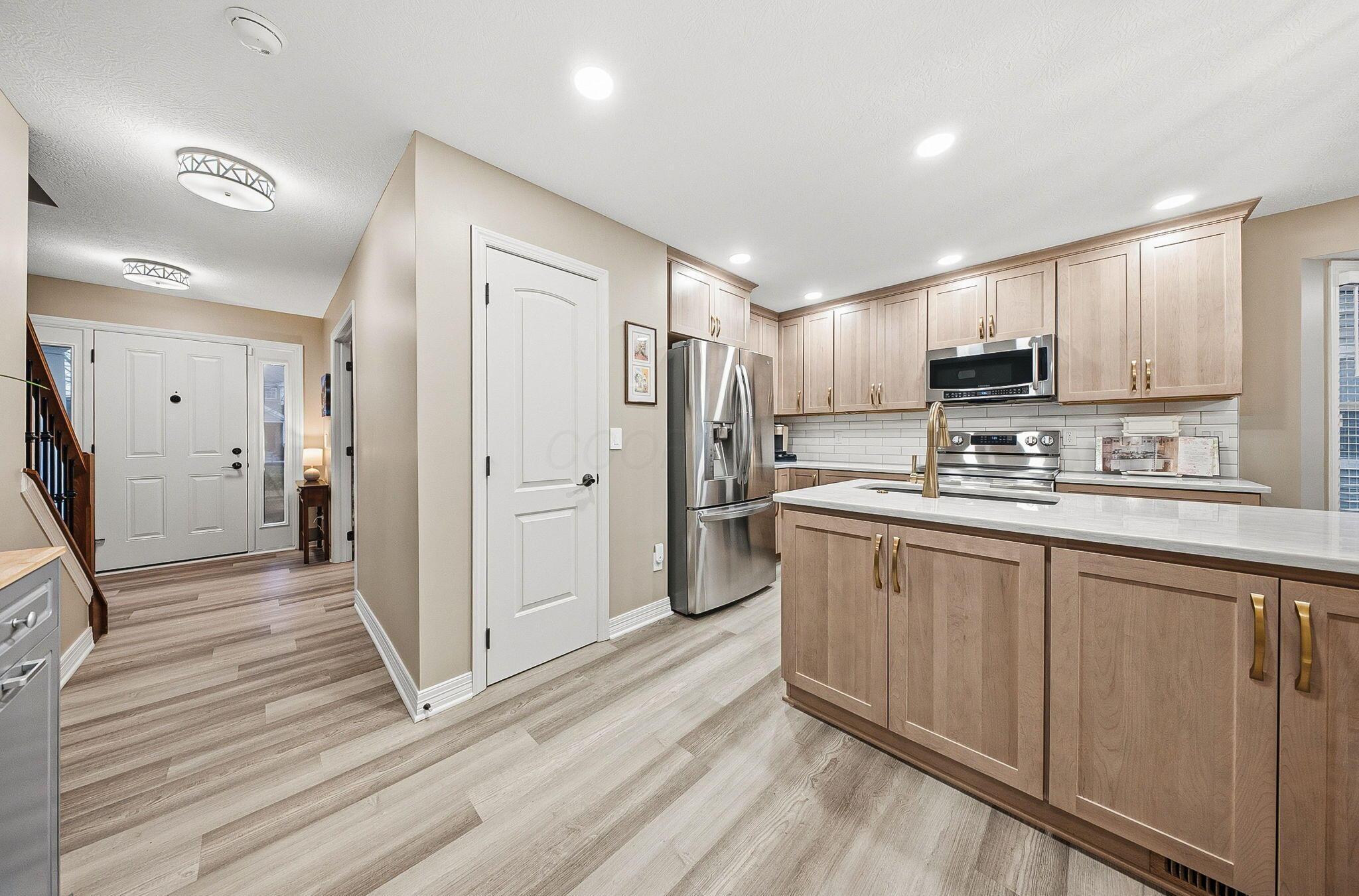 565 Apple Valley Circle