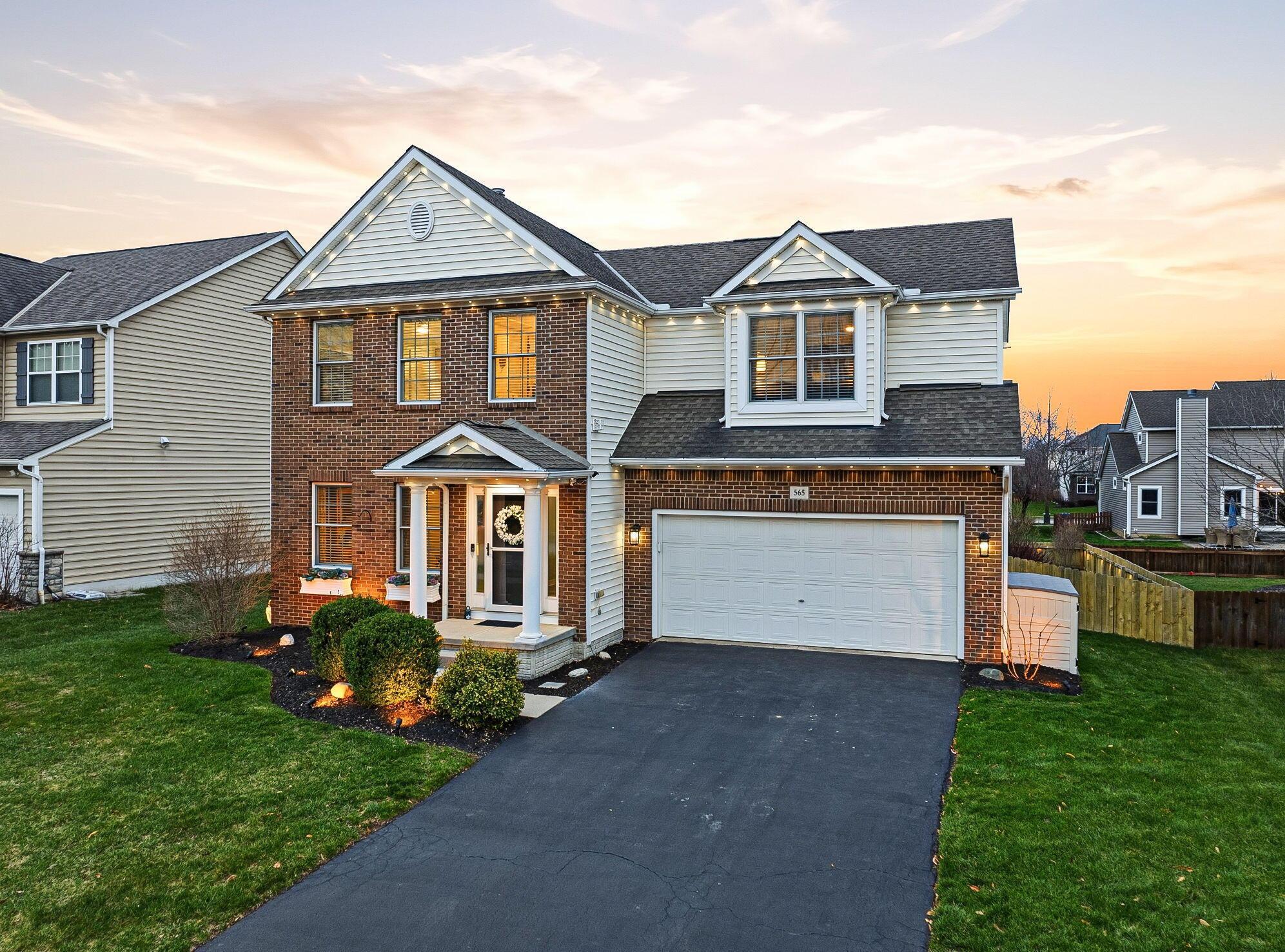 565 Apple Valley Circle