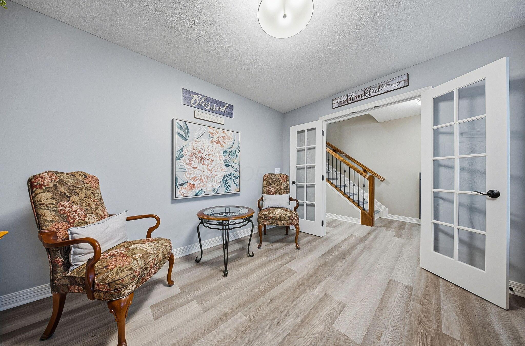 565 Apple Valley Circle