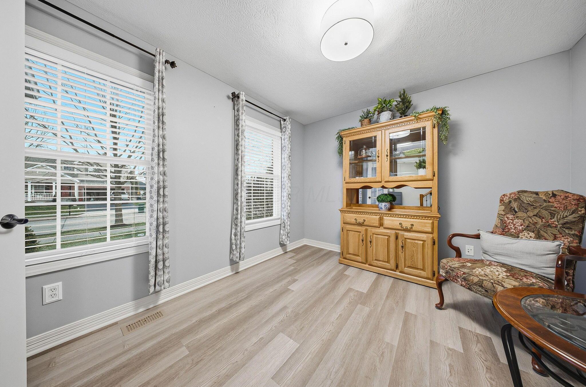 565 Apple Valley Circle