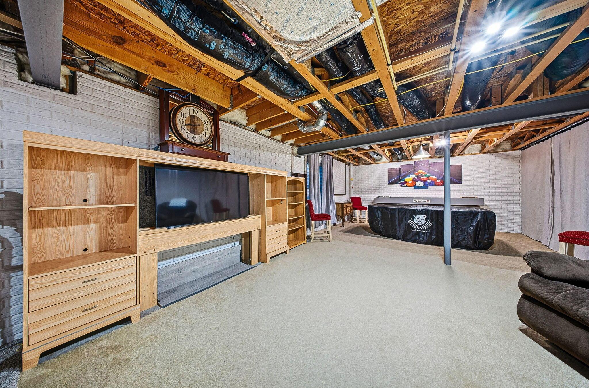 565 Apple Valley Circle