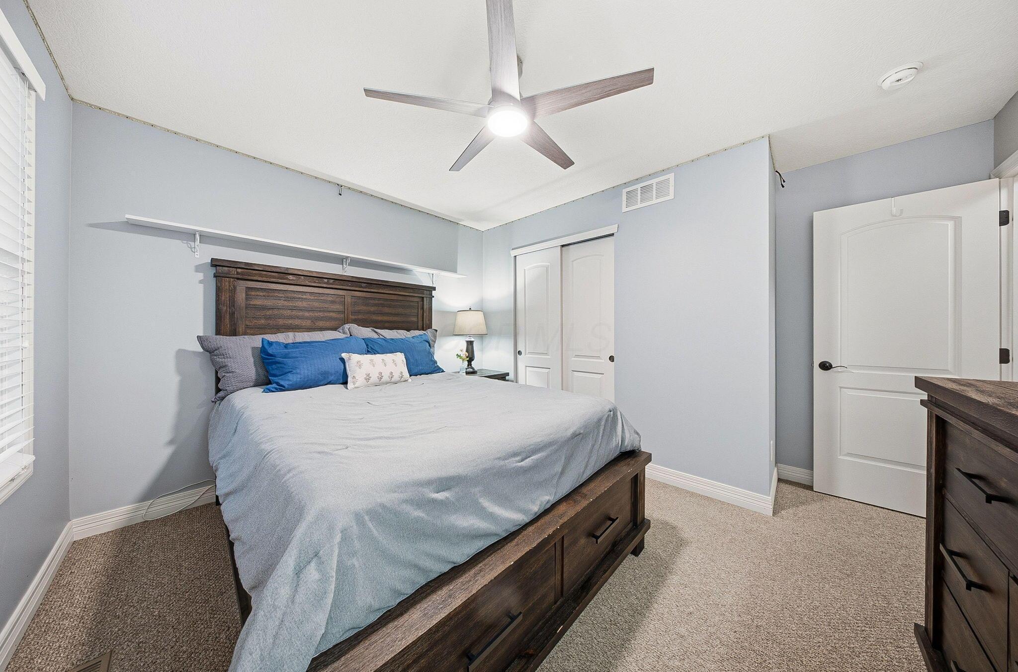 565 Apple Valley Circle