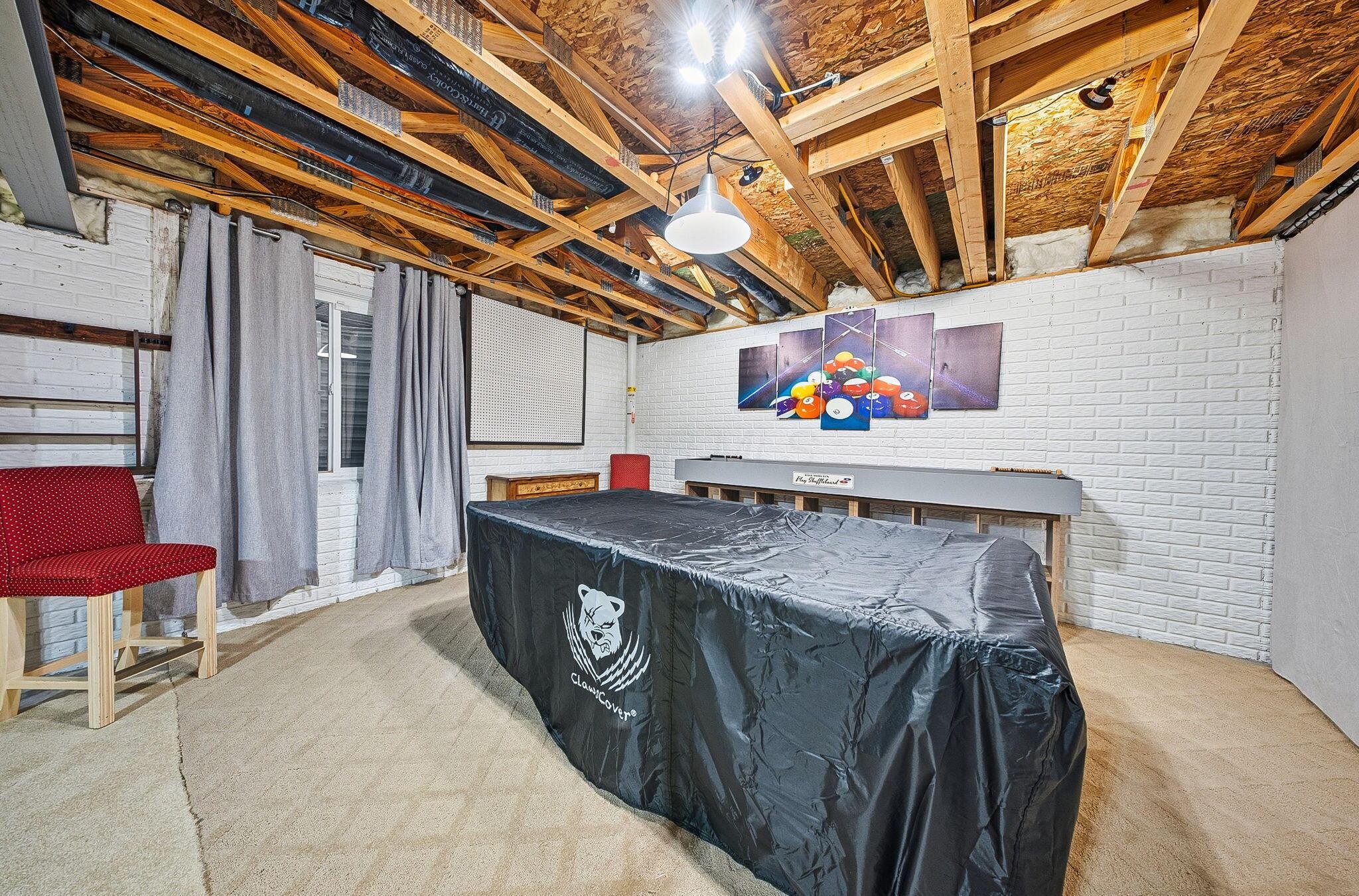 565 Apple Valley Circle