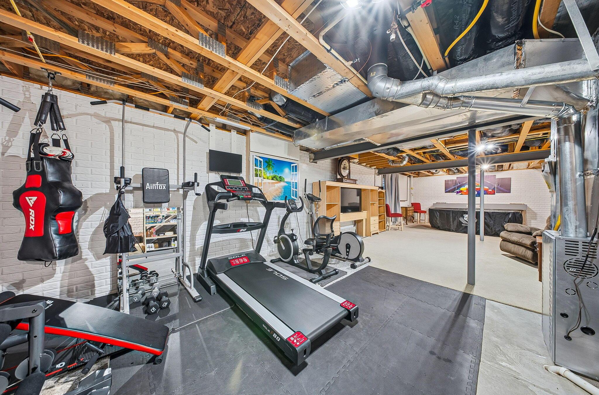 565 Apple Valley Circle