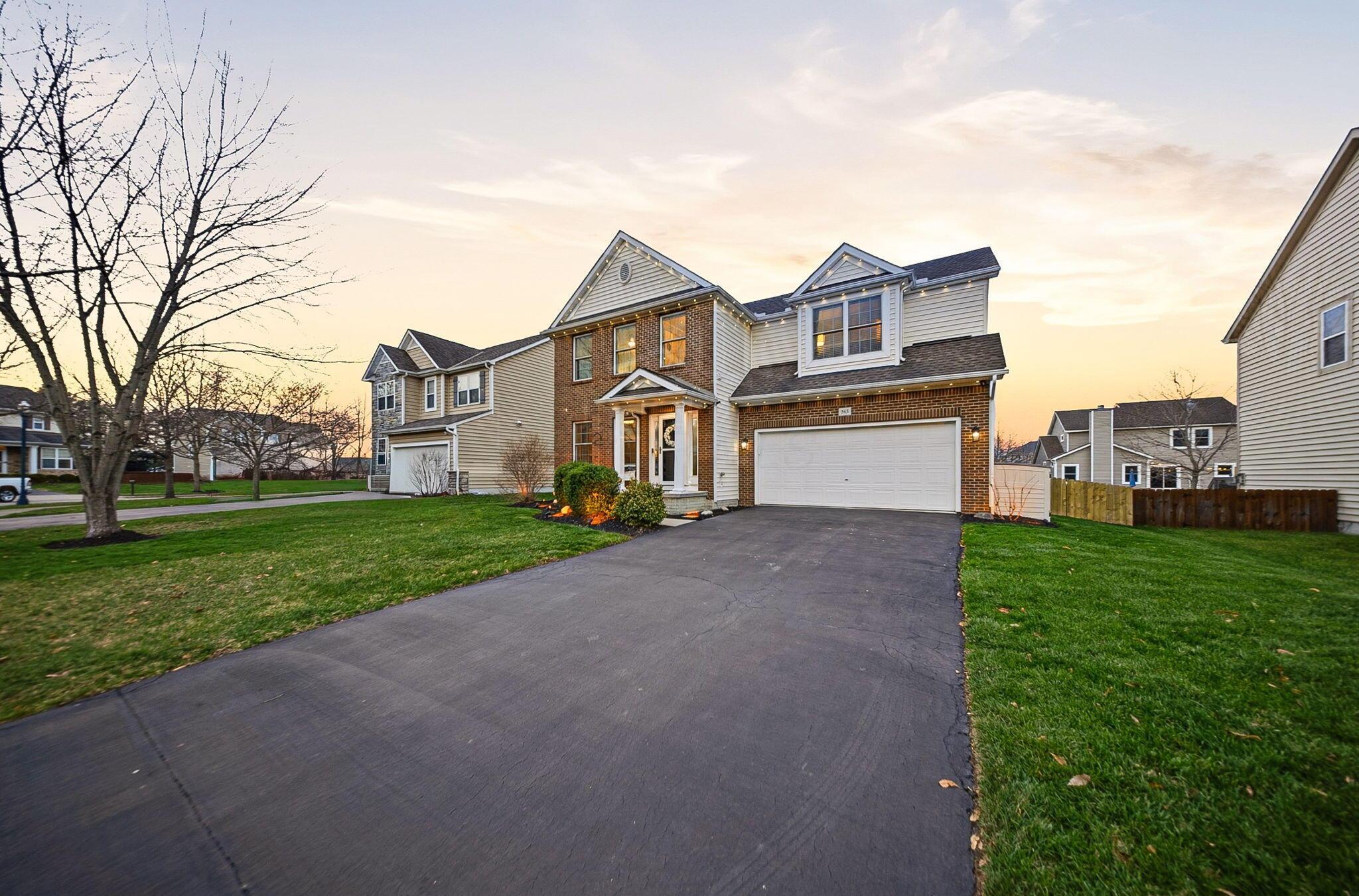 565 Apple Valley Circle