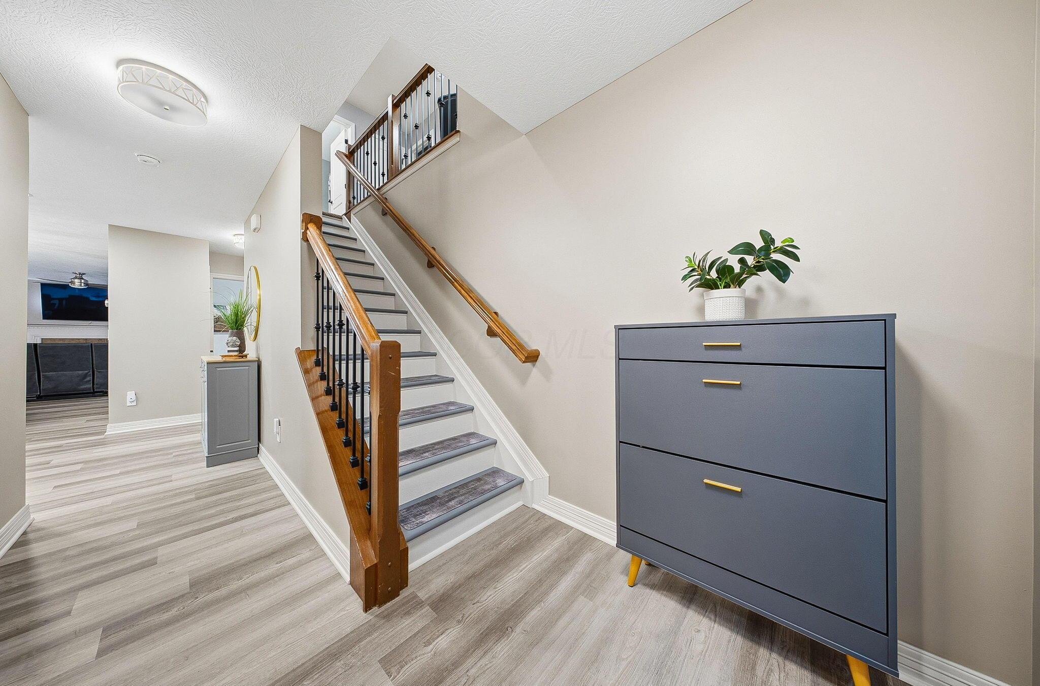 565 Apple Valley Circle