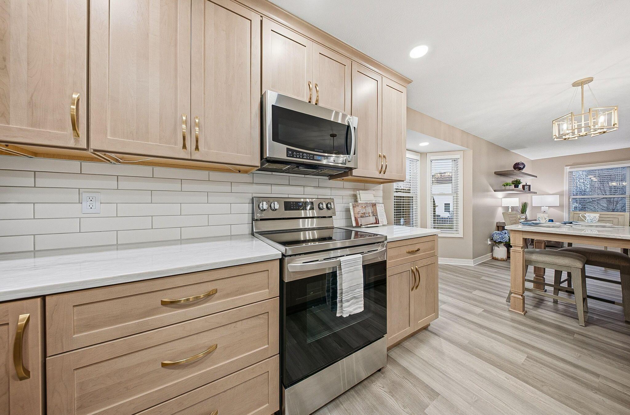 565 Apple Valley Circle