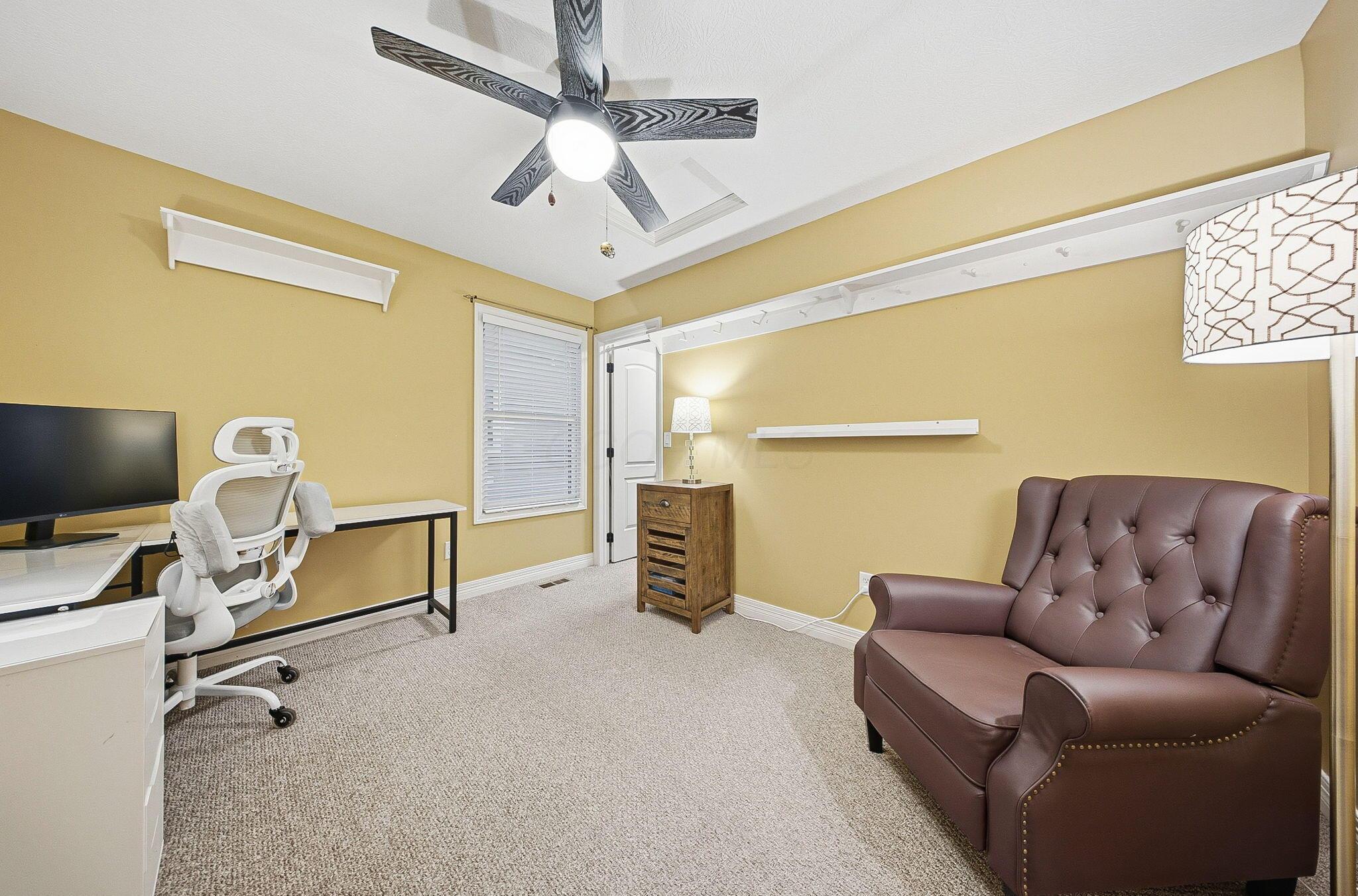 565 Apple Valley Circle