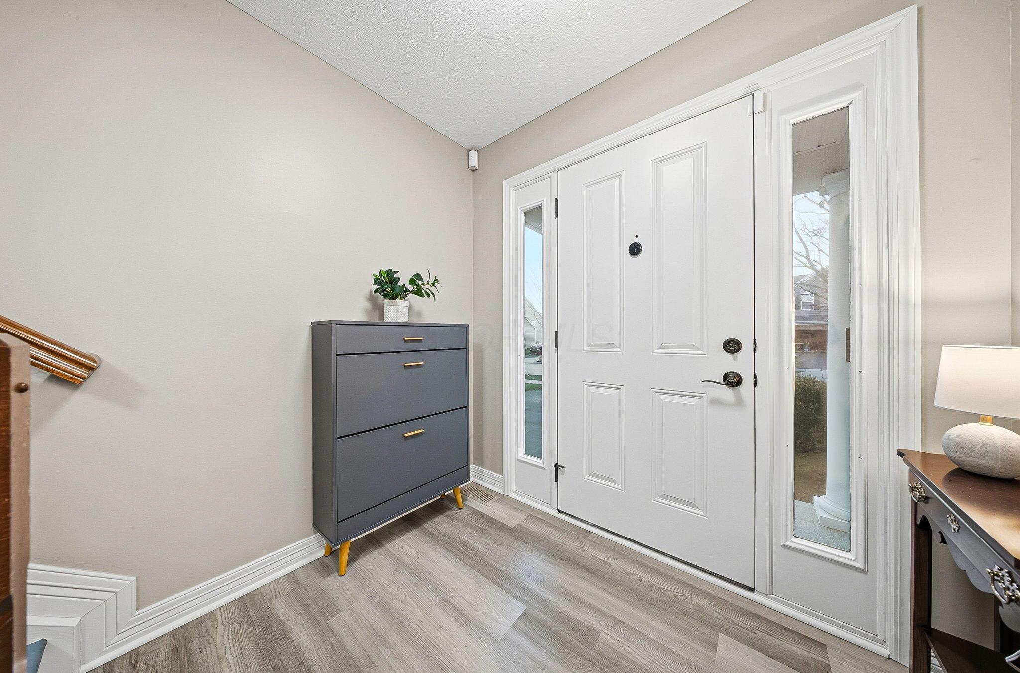 565 Apple Valley Circle