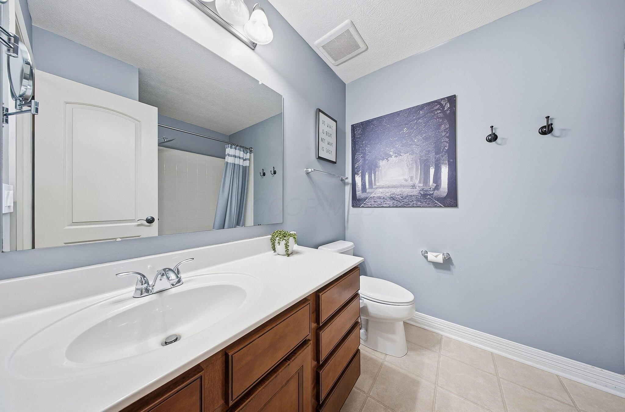 565 Apple Valley Circle