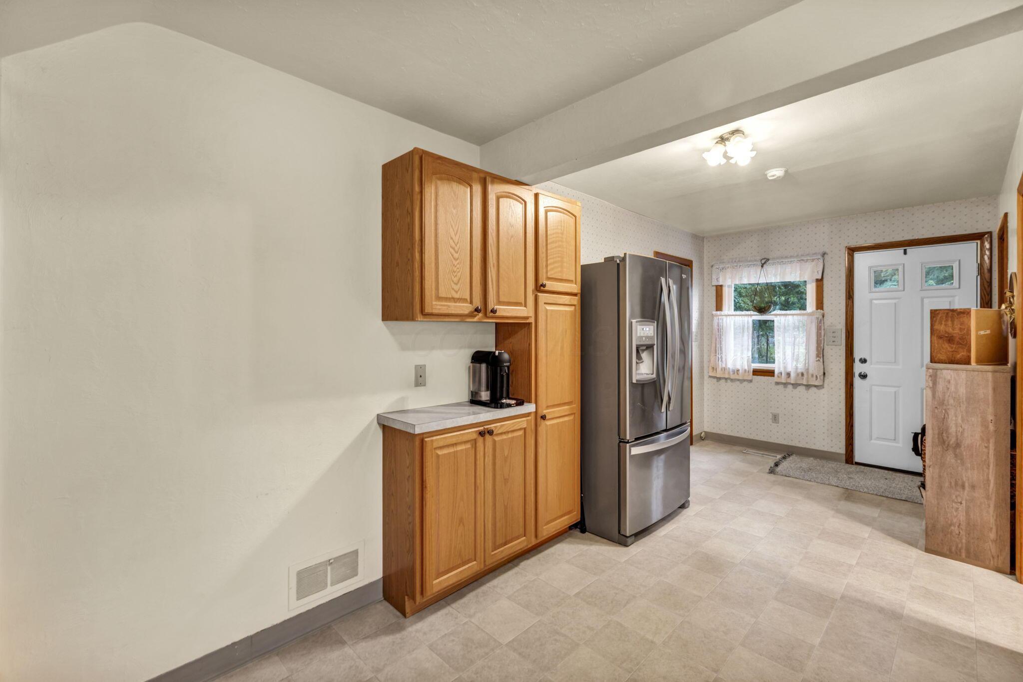 319 Canyon Drive S