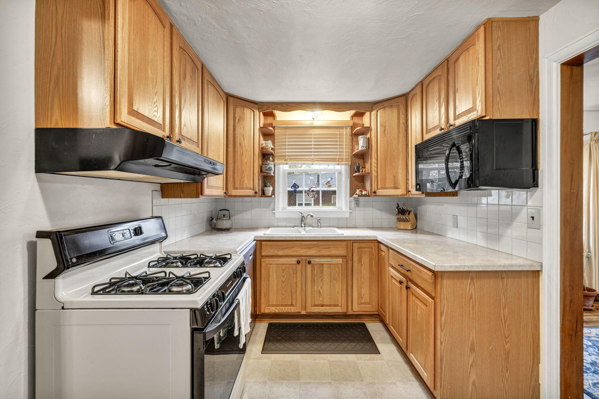 319 Canyon Drive S
