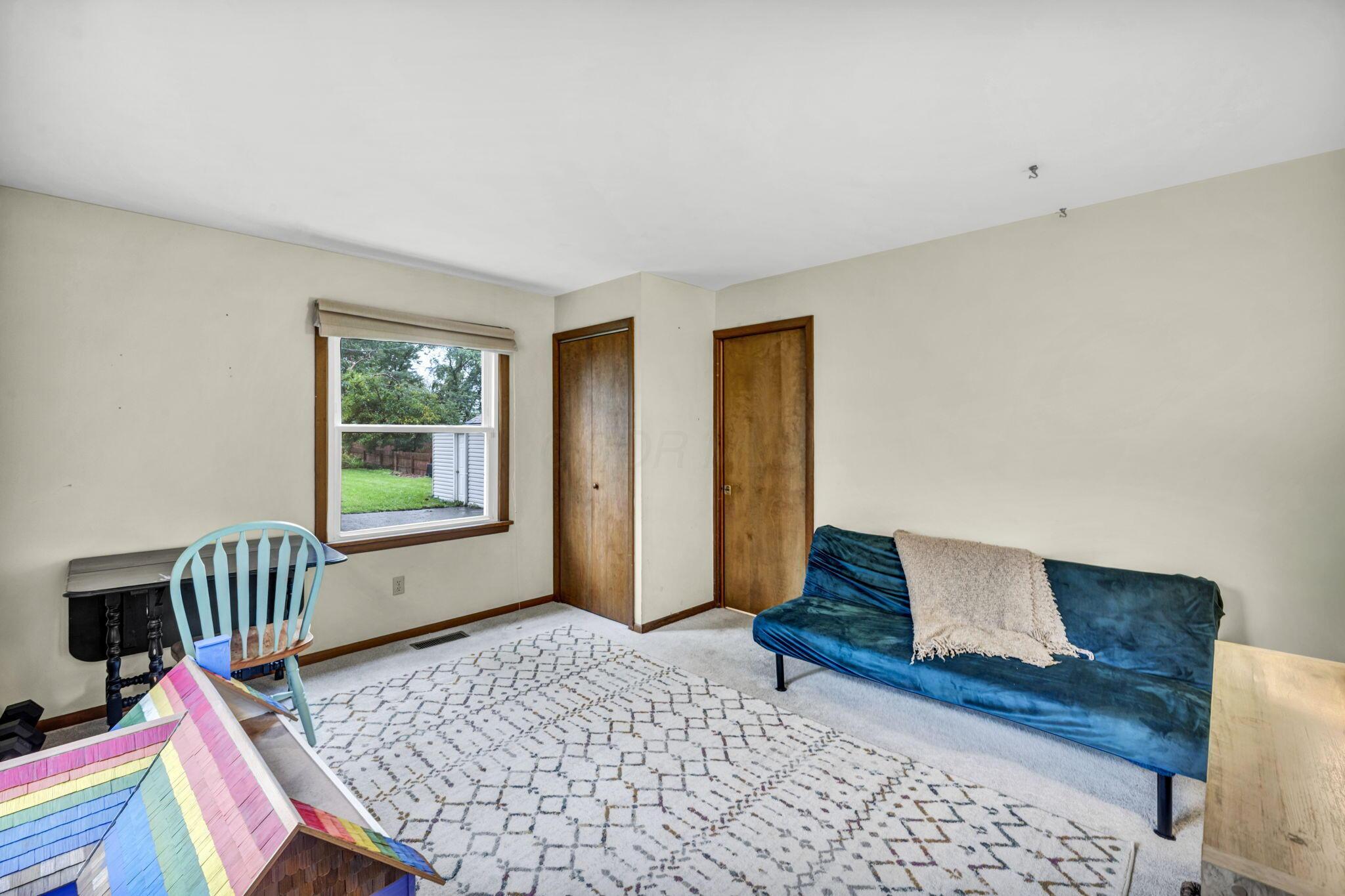 319 Canyon Drive S