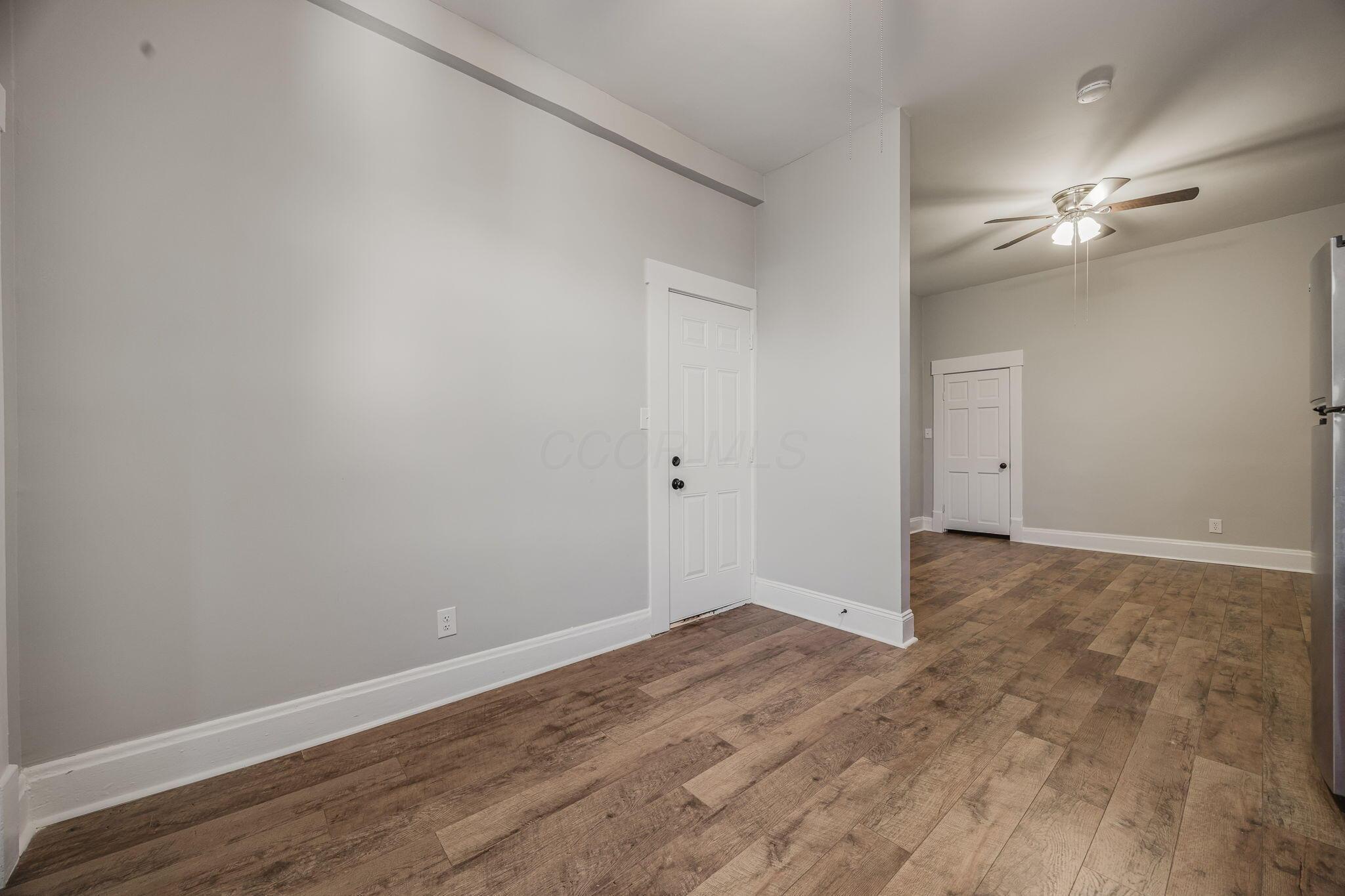 1122-1124 N High Street, 4