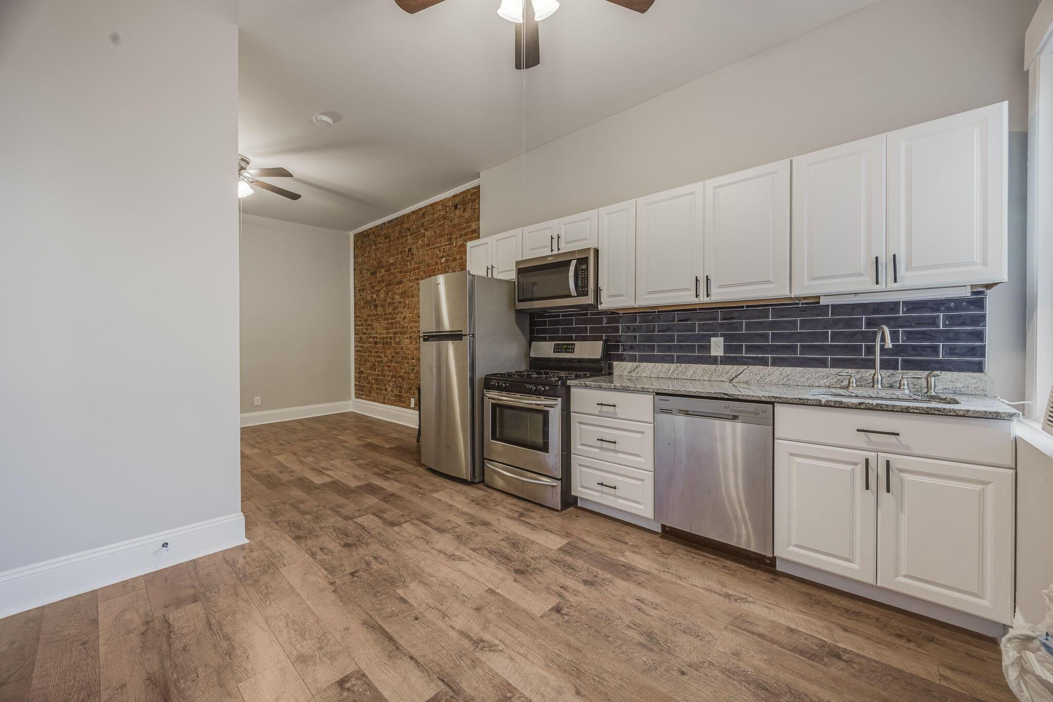 1122-1124 N High Street, 4