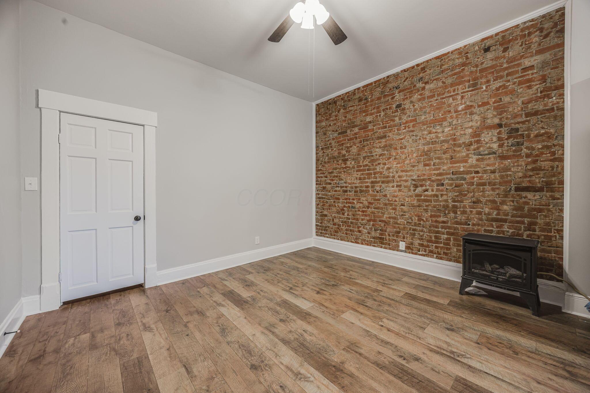 1122-1124 N High Street, 4