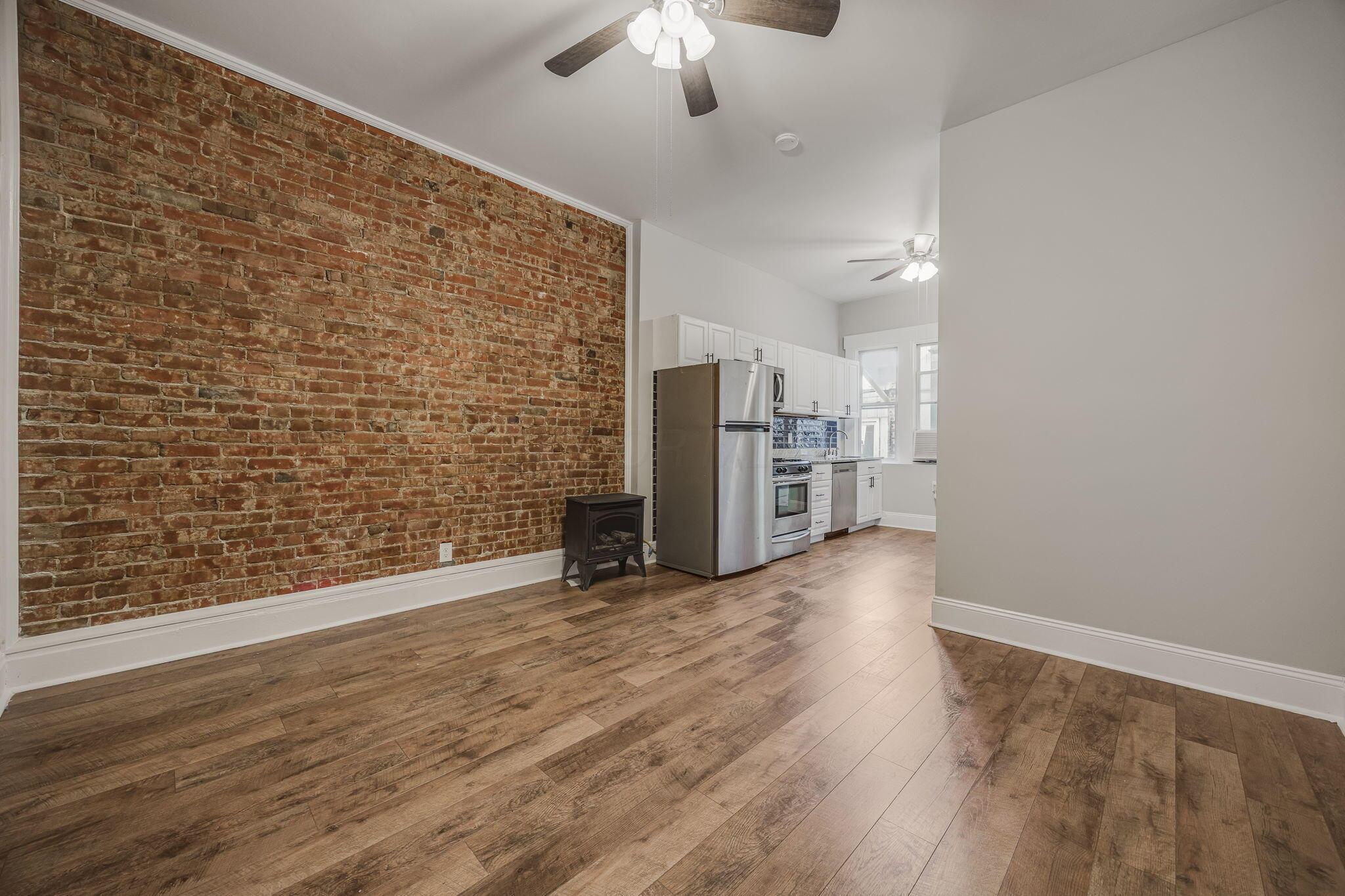 1122-1124 N High Street, 4