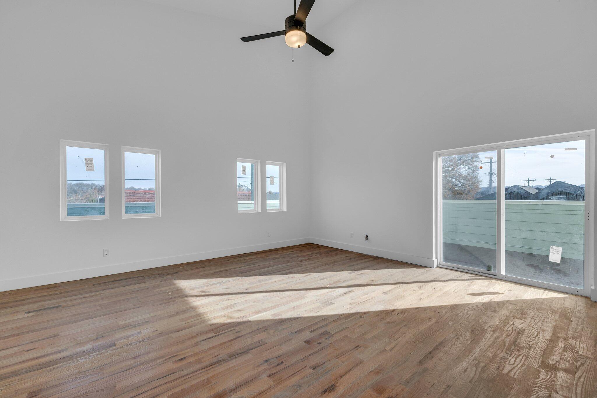 1511 Adams Street, 301