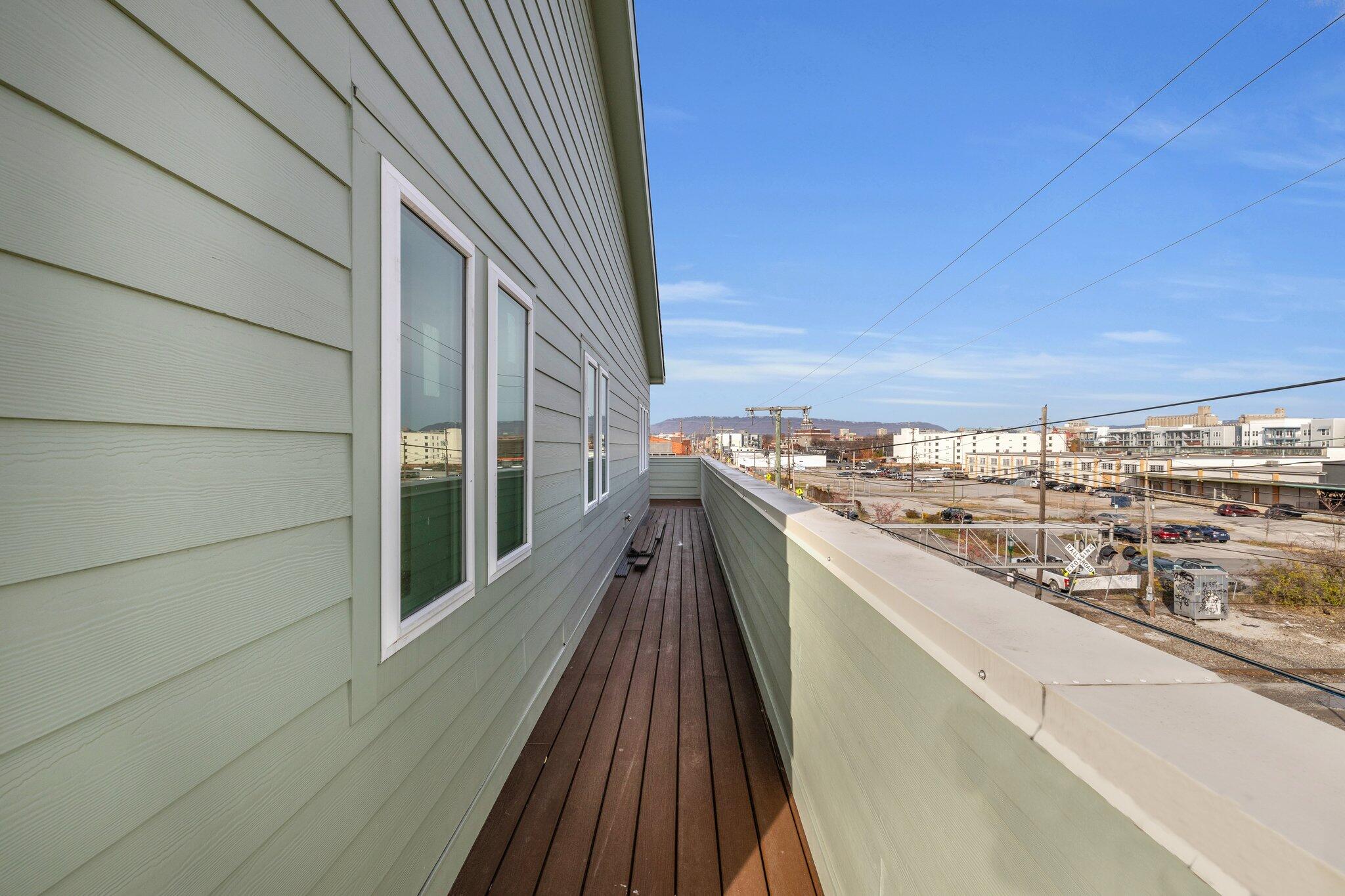 1511 Adams Street, 301