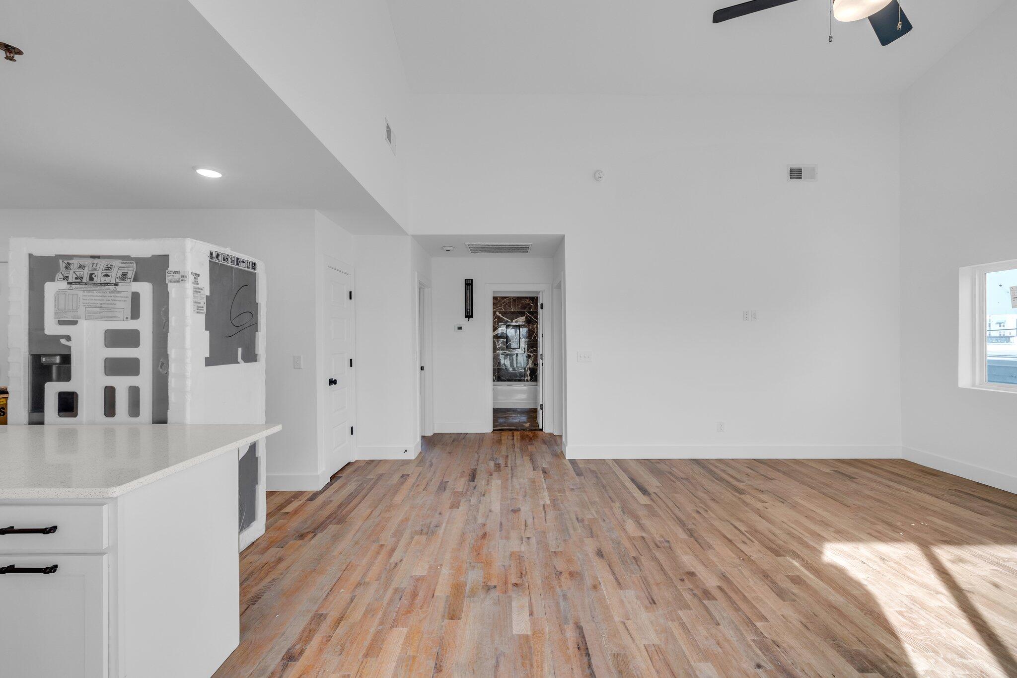 1511 Adams Street, 301