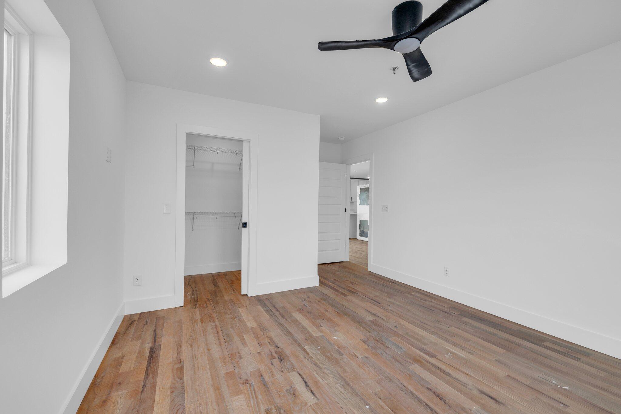 1511 Adams Street, 301