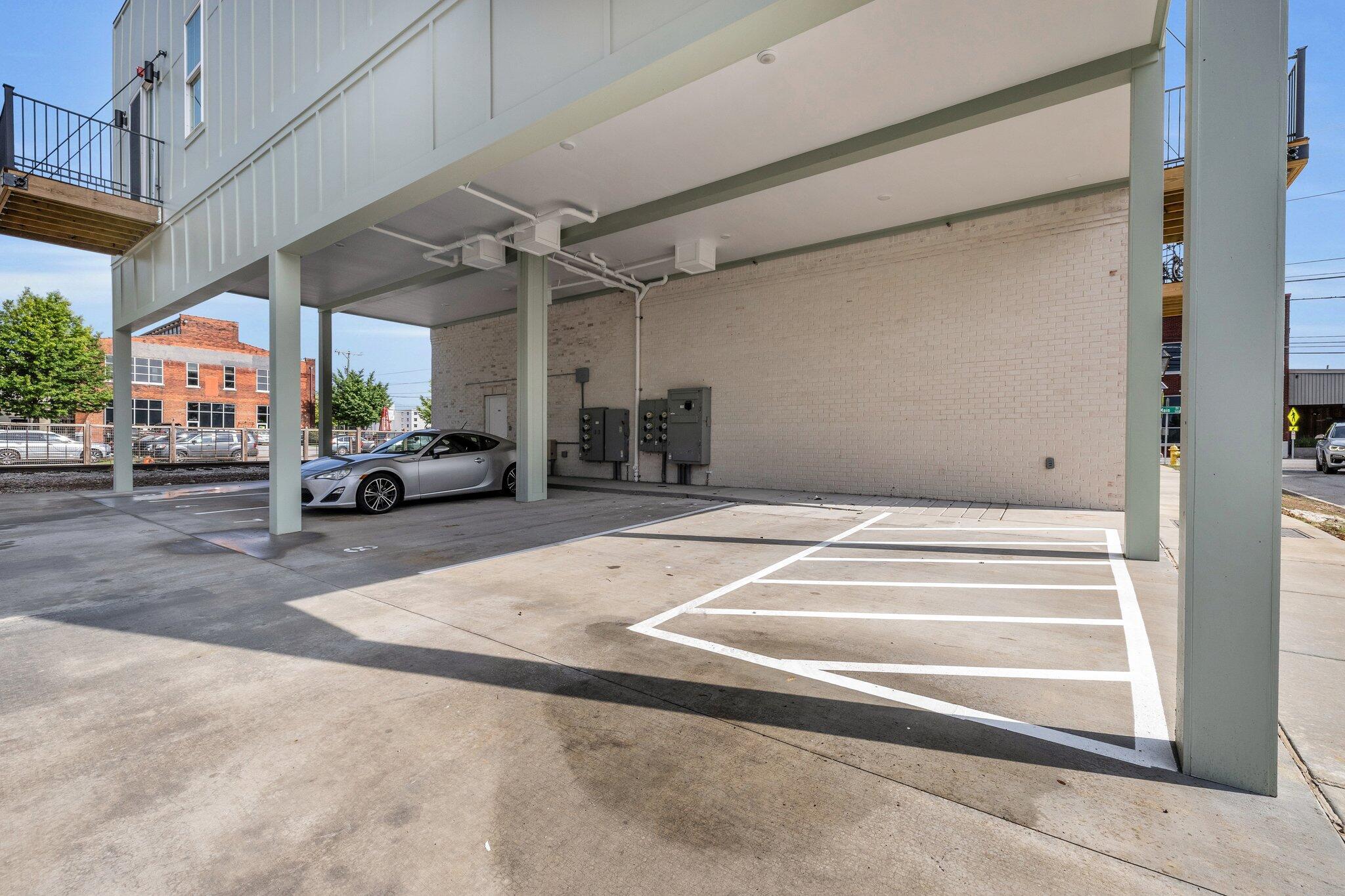 1511 Adams Street, 301