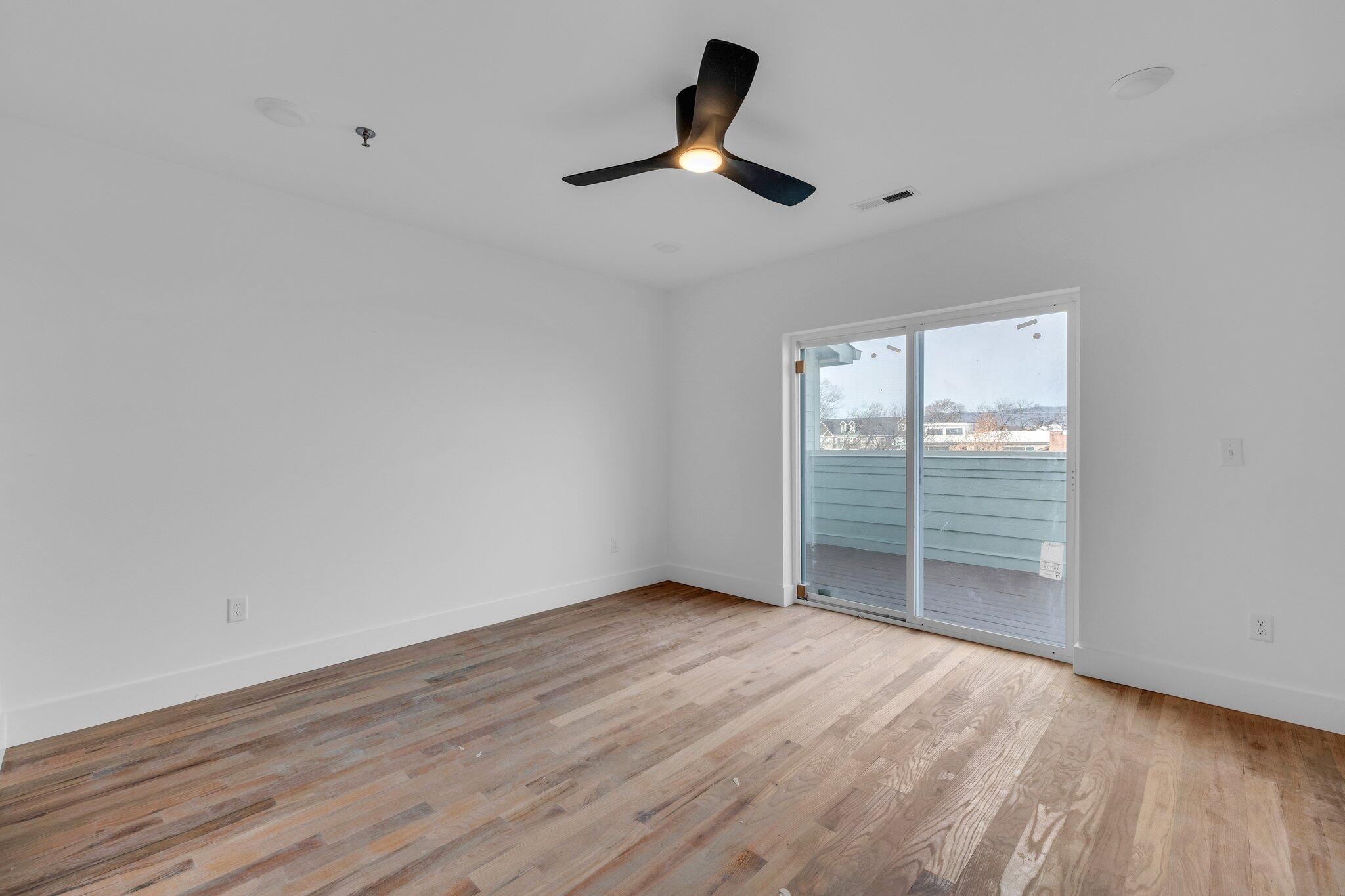 1511 Adams Street, 301
