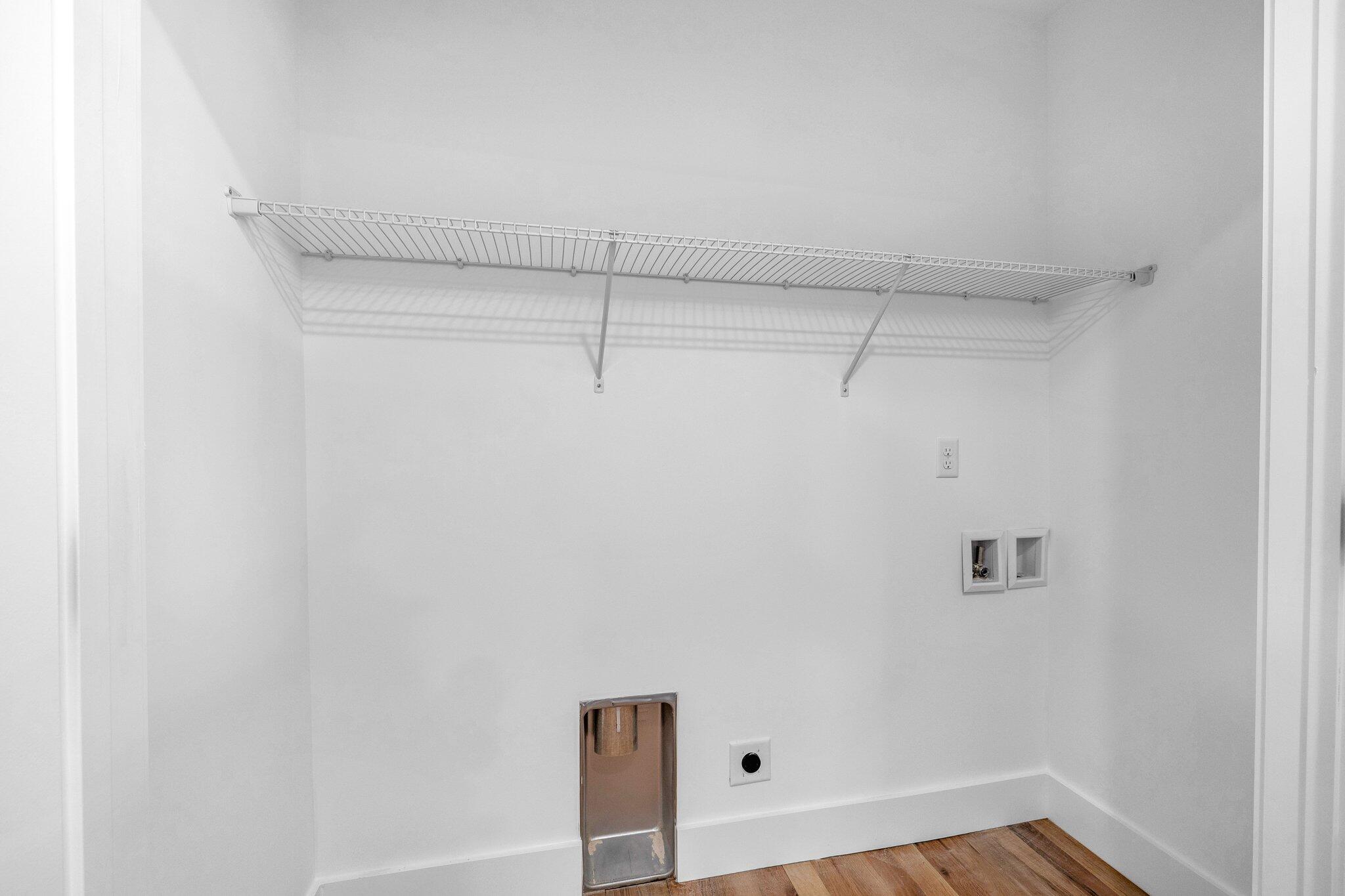 1511 Adams Street, 301