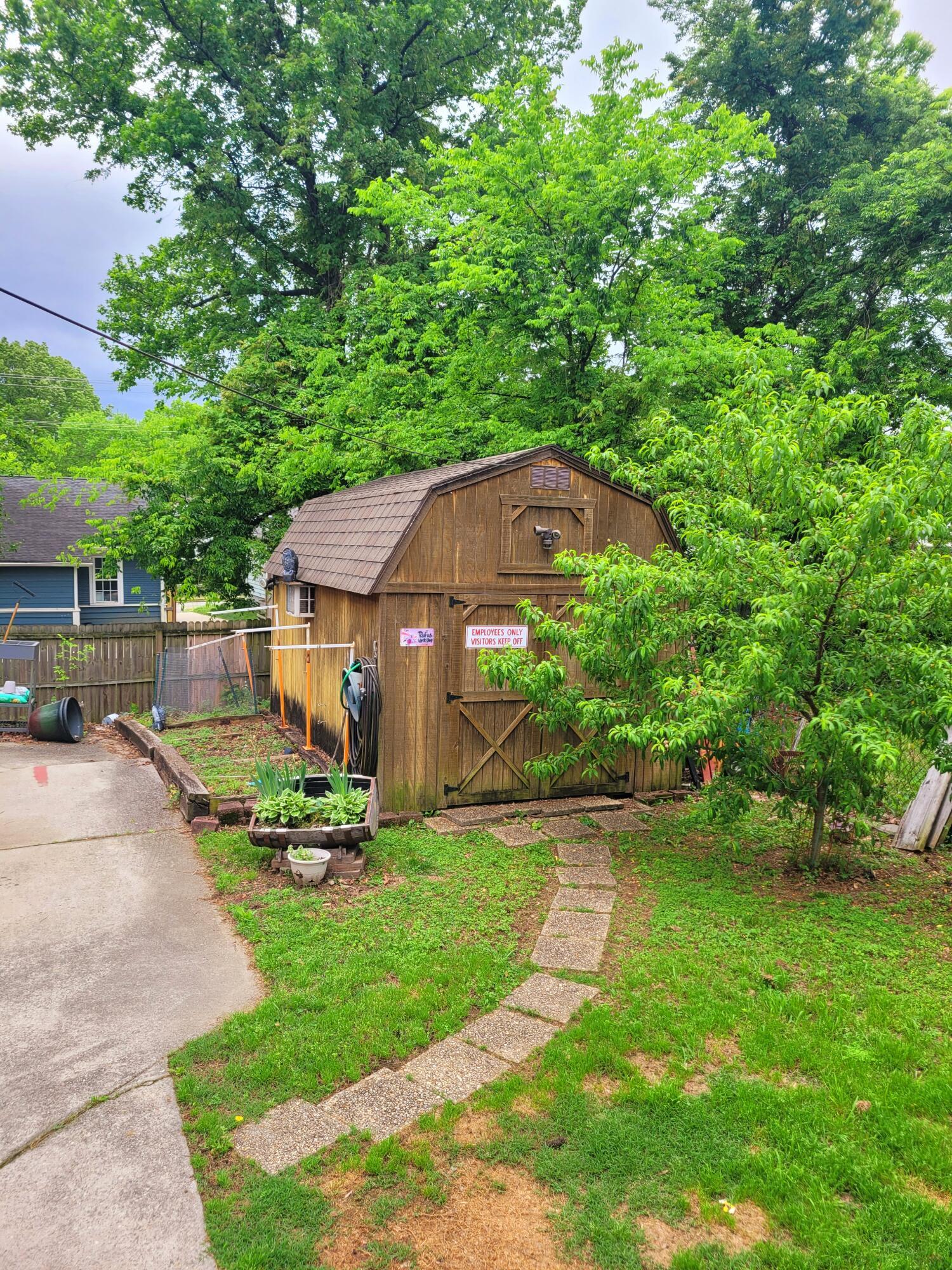 1706 E 14th Street