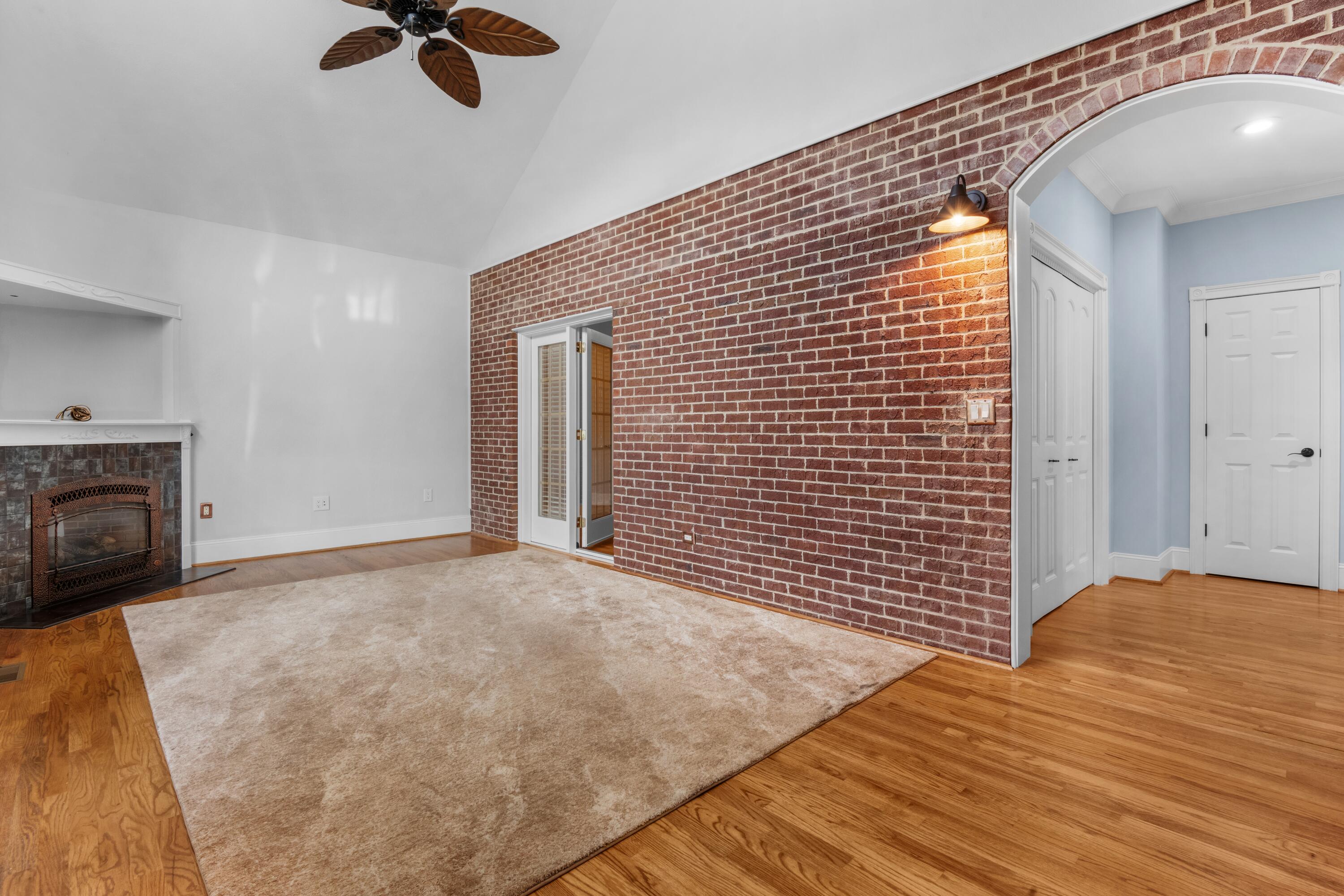 7472 Miss Madison Way