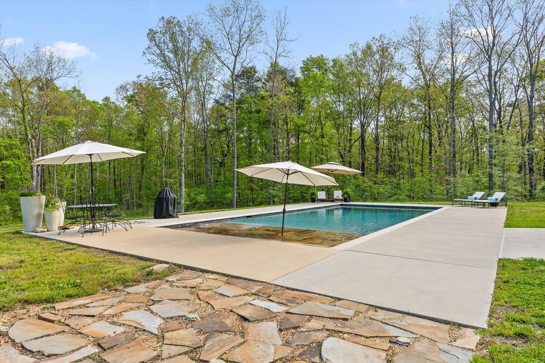 6517 Polly Lane