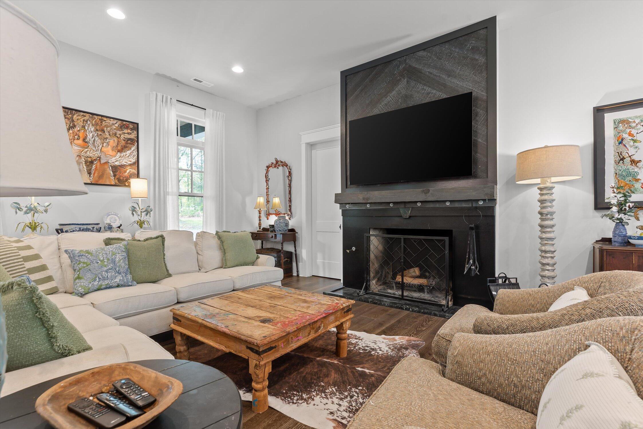 6517 Polly Lane