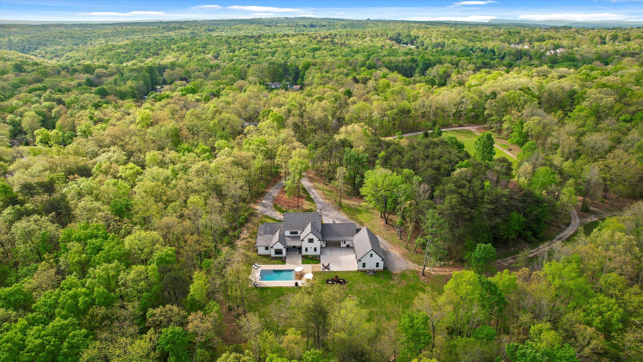 6517 Polly Lane