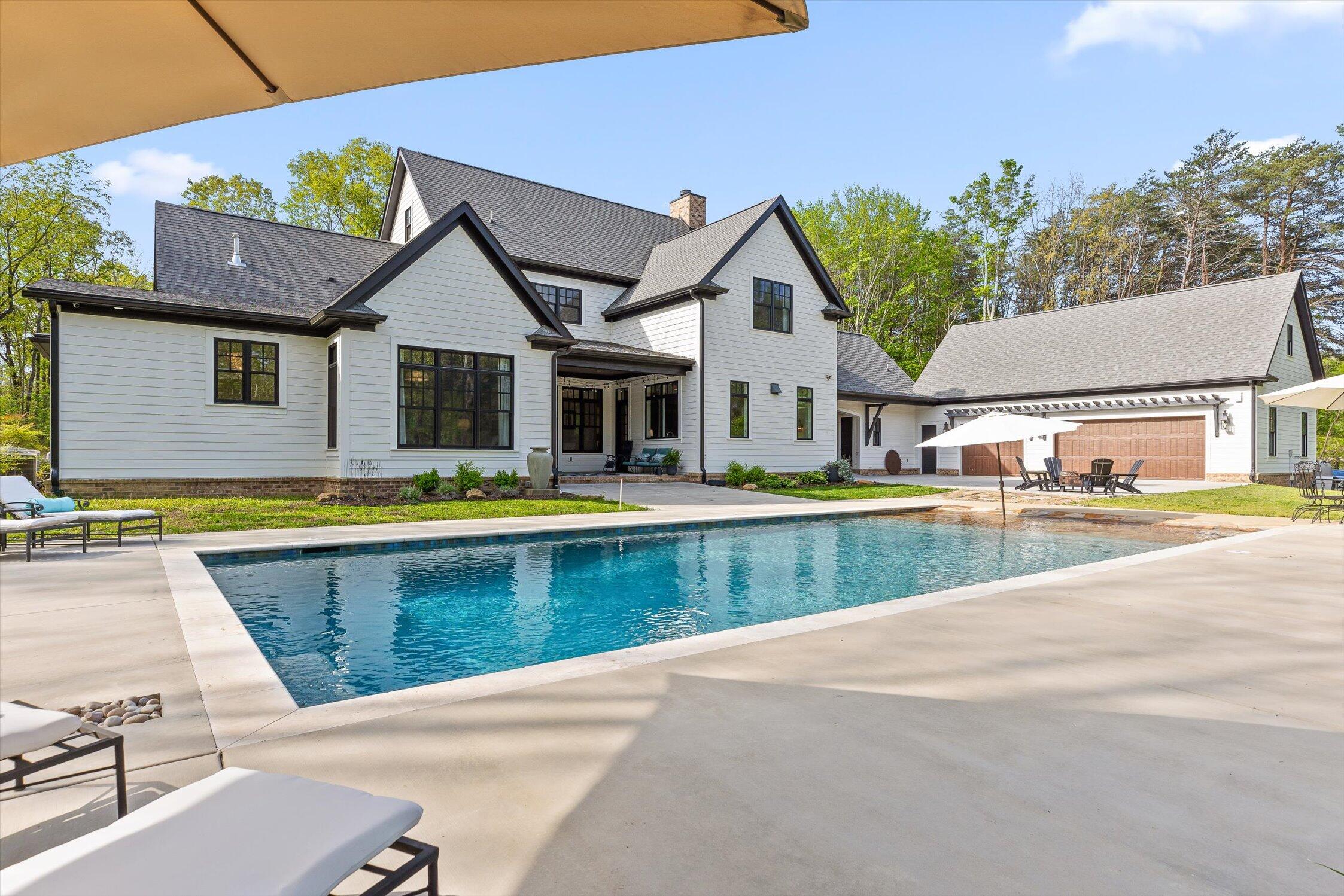 6517 Polly Lane