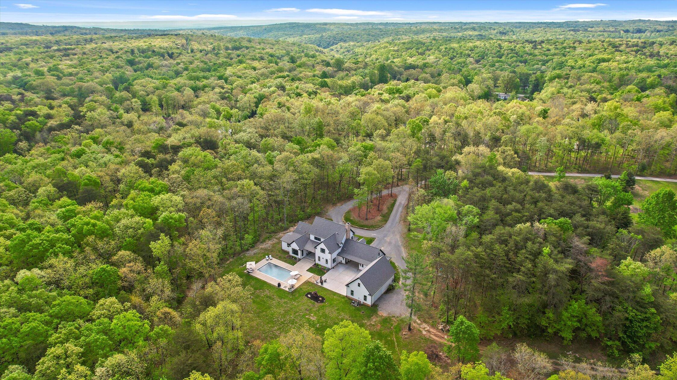 6517 Polly Lane