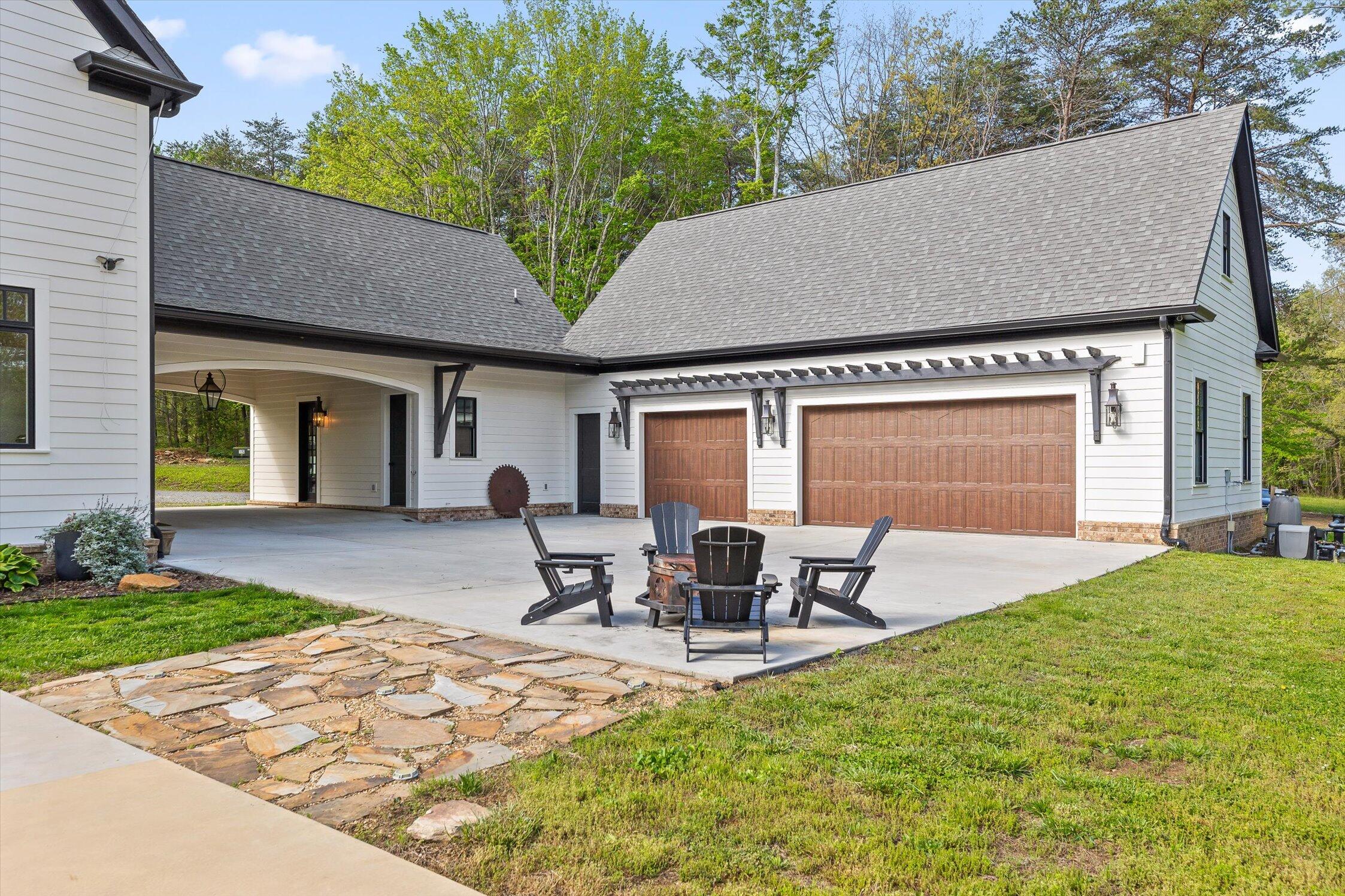6517 Polly Lane