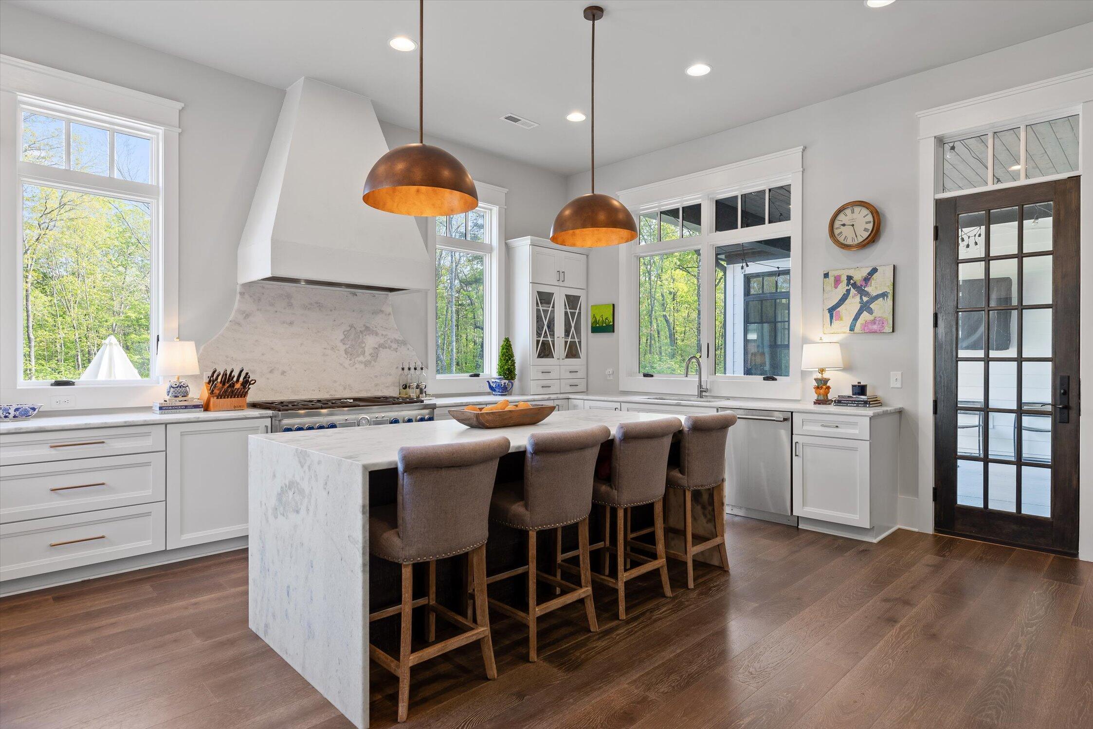 6517 Polly Lane