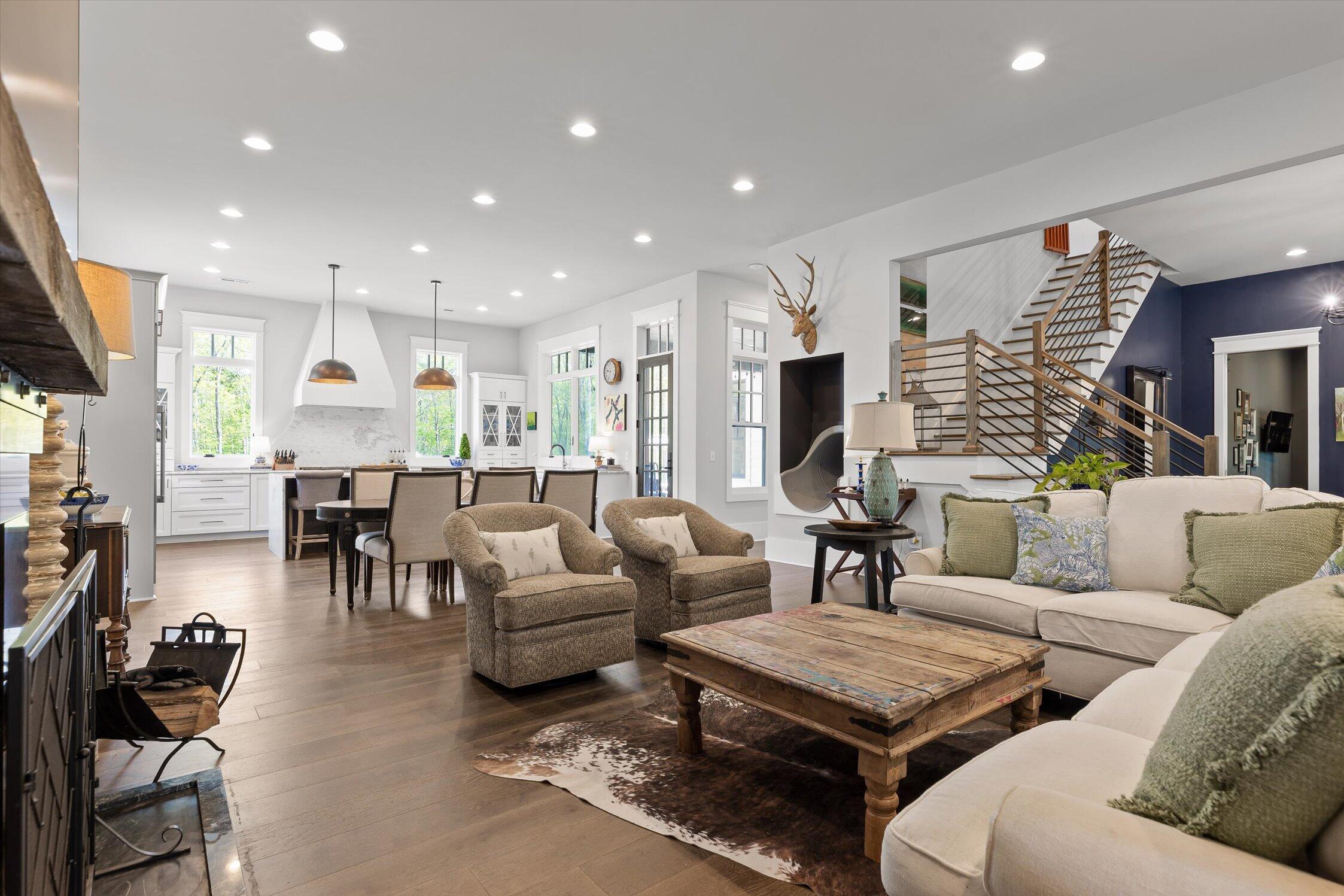 6517 Polly Lane