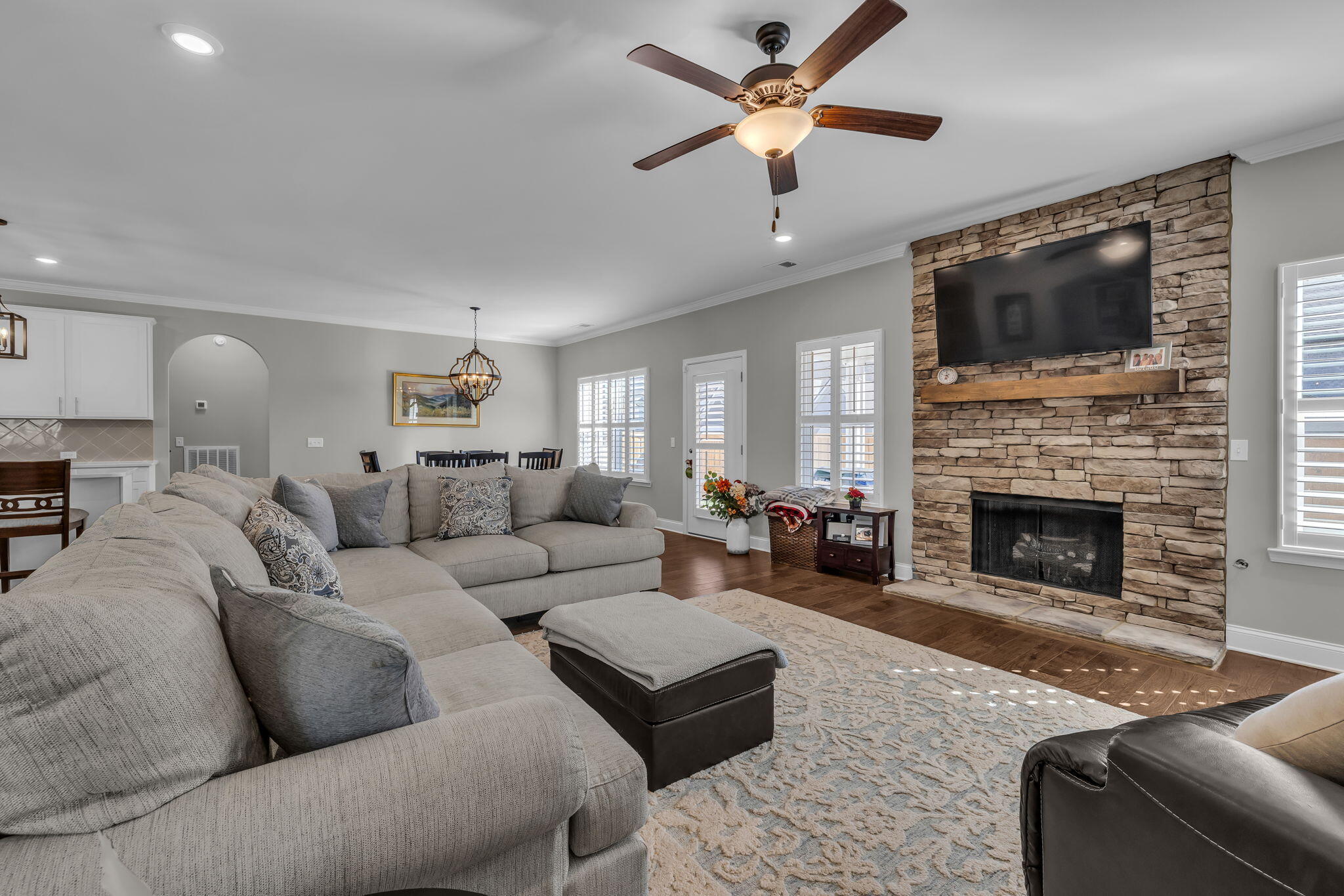 1545 Buttonwood Loop