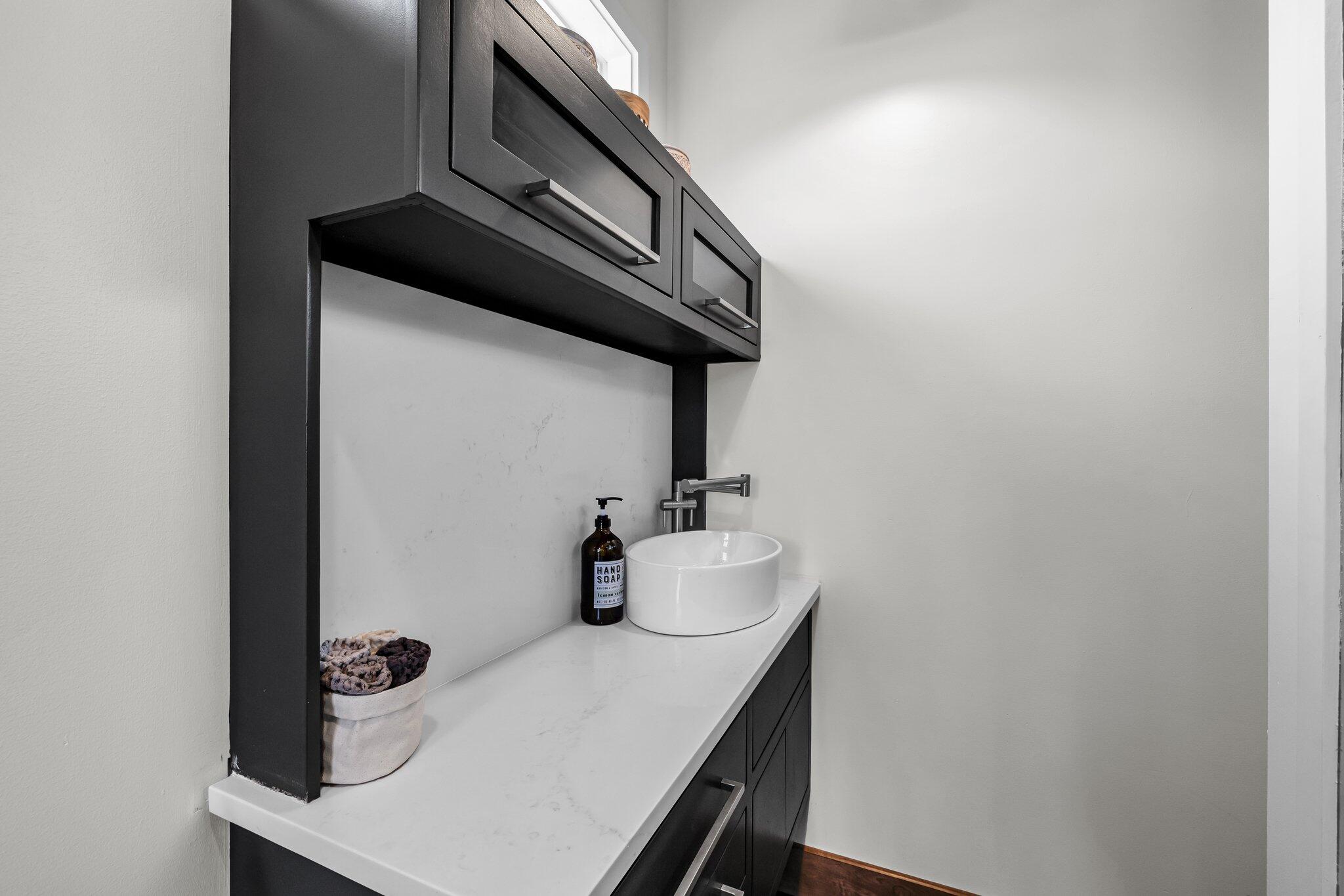 55 E Main Street, #208