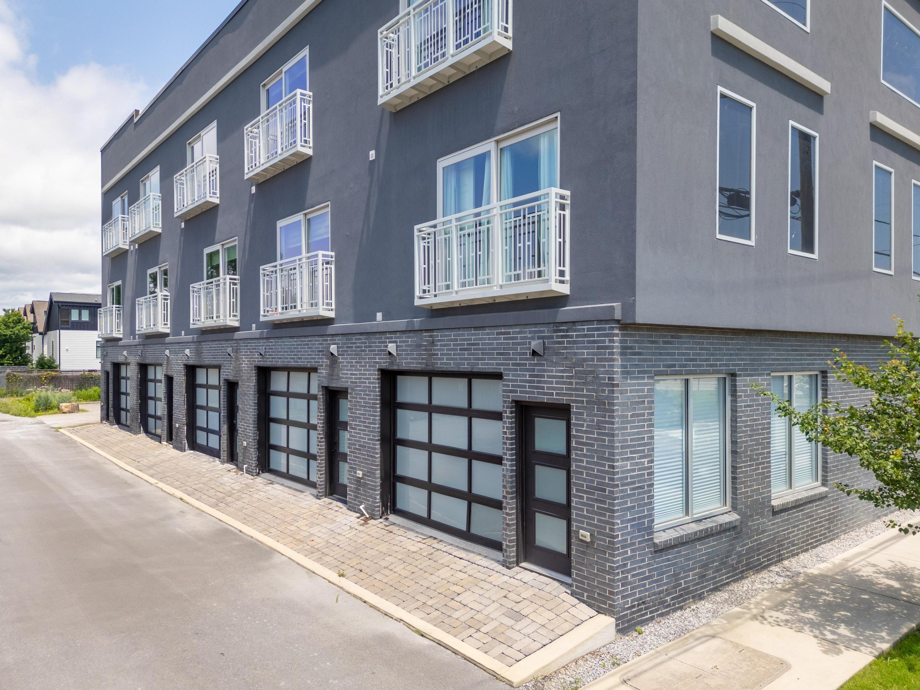 1505 Jefferson Street, 103