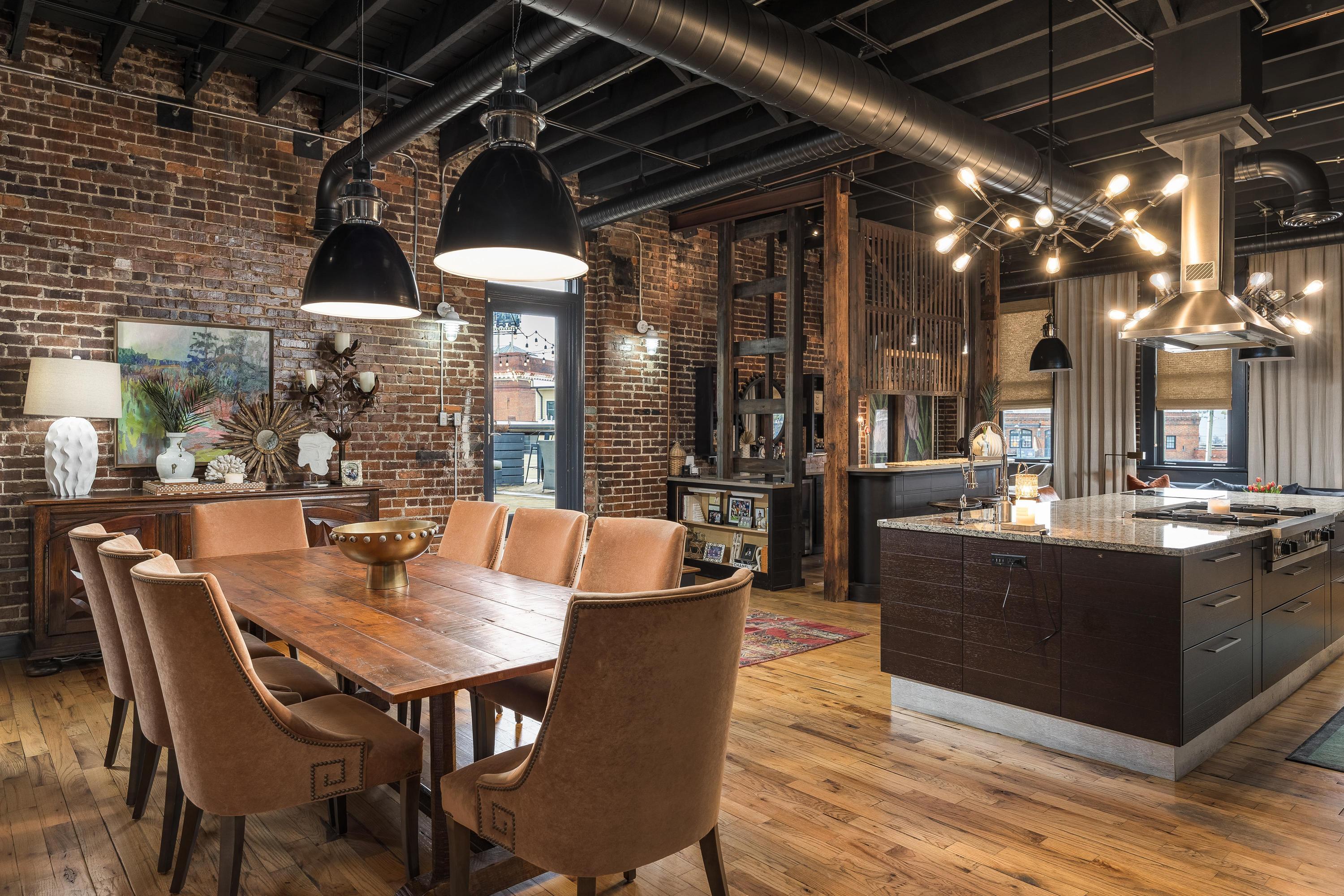 55 E Main Street, 304