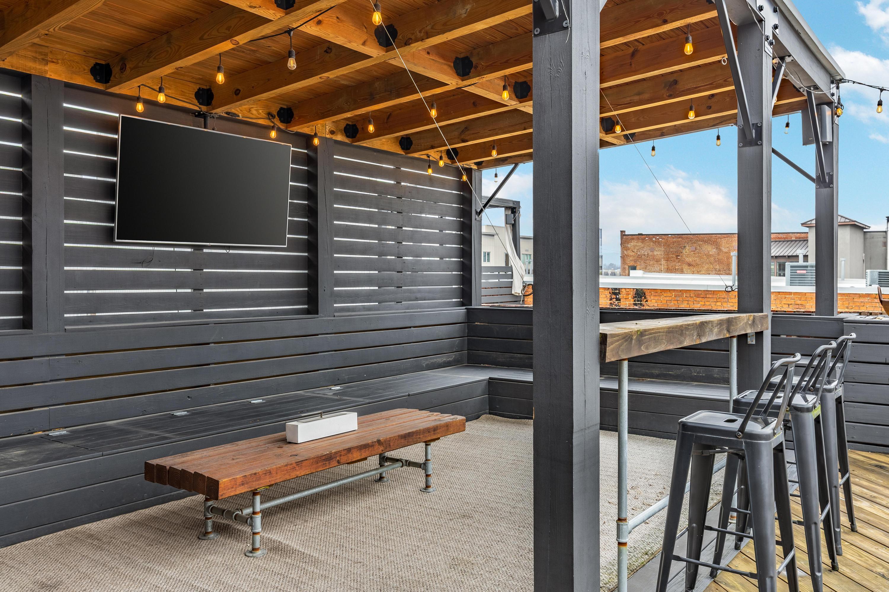 55 E Main Street, 304