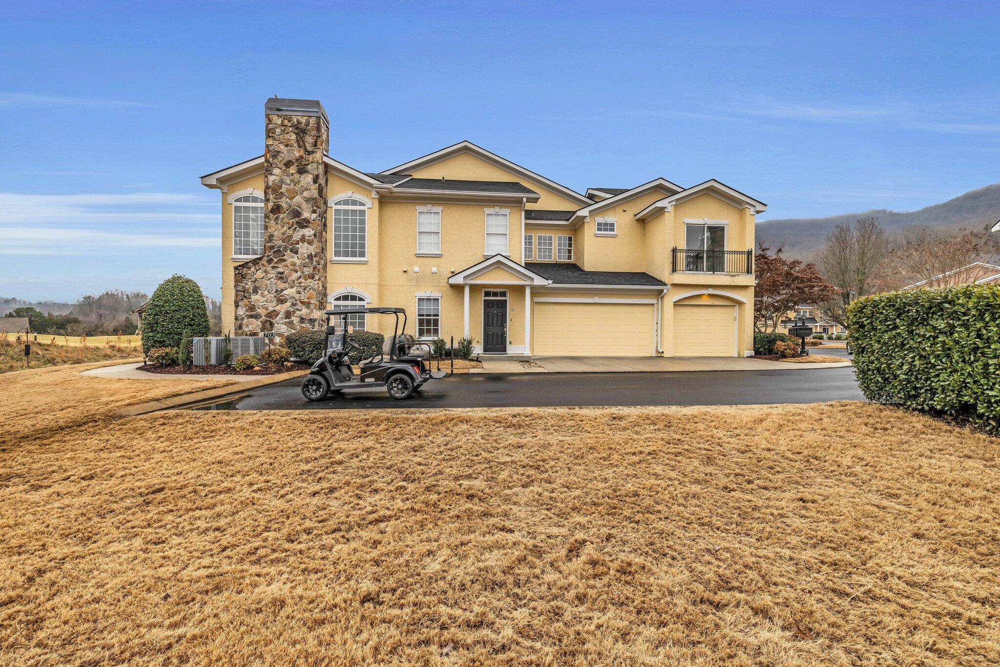 707 Renaissance Court