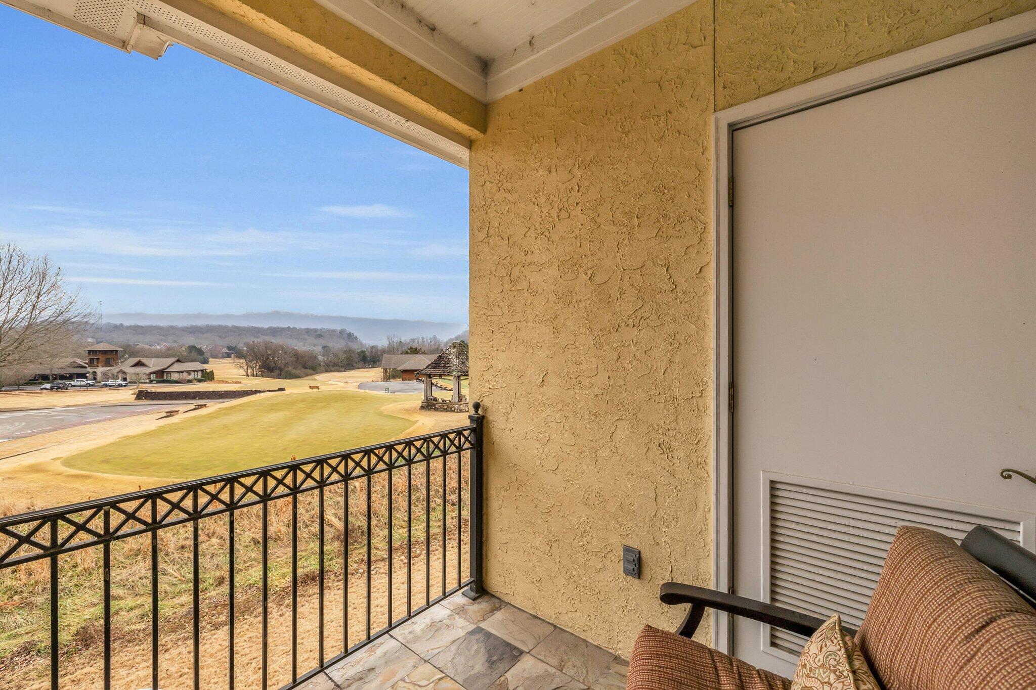 707 Renaissance Court