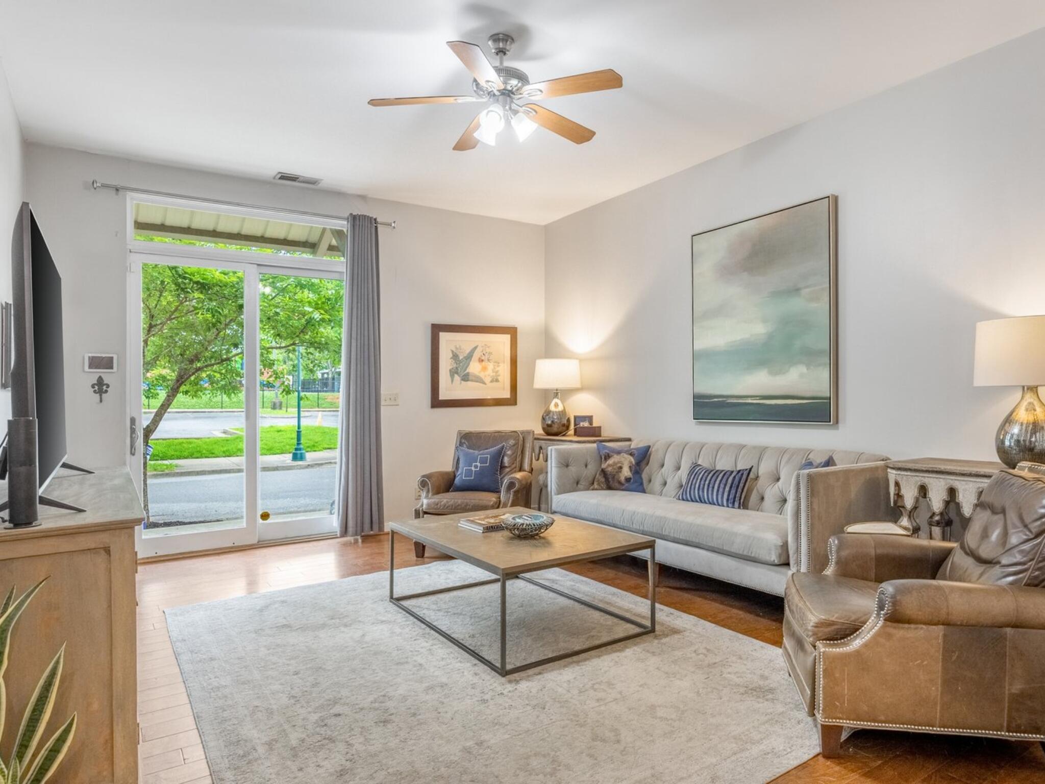 1609 Long Street, 103