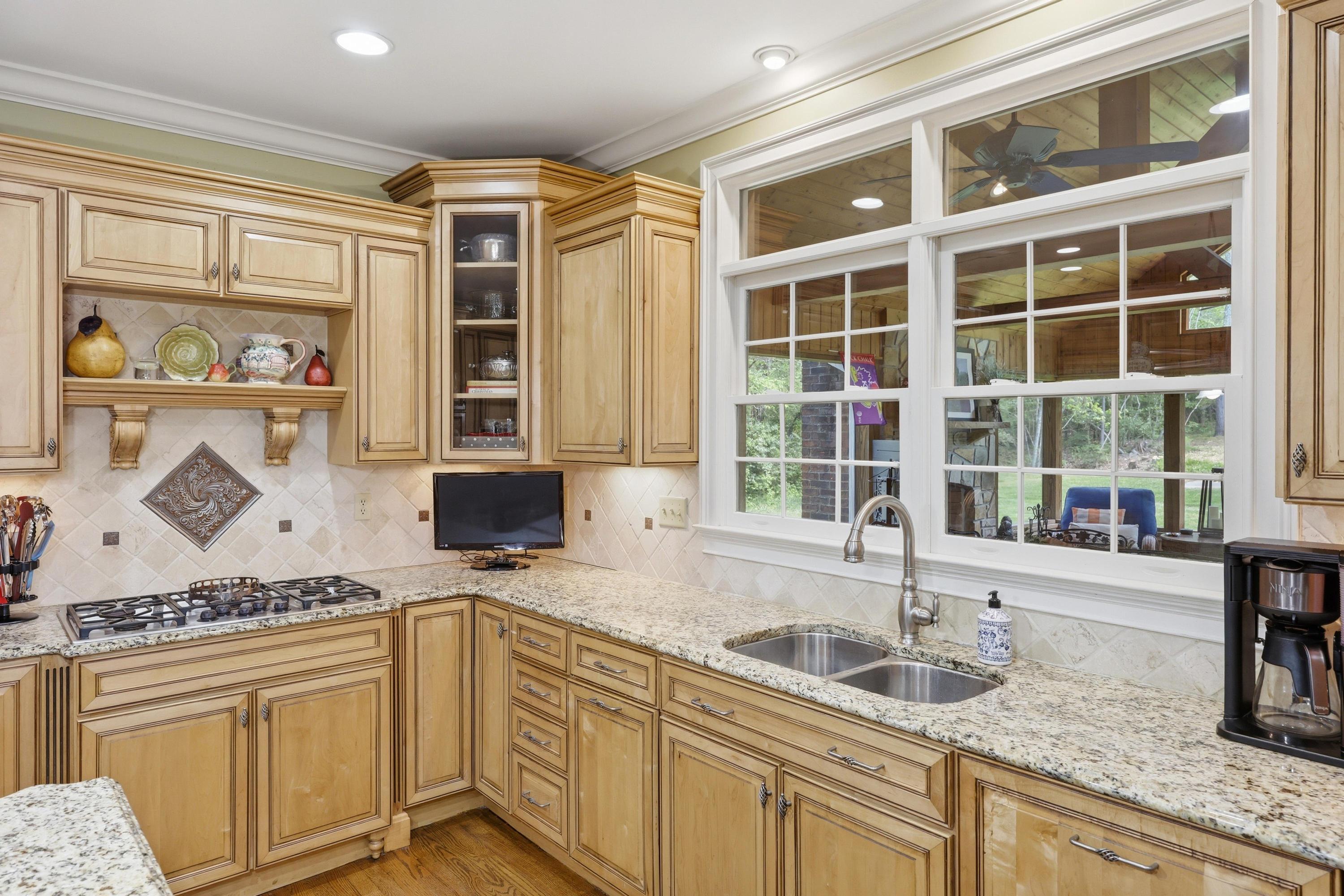 15 Middle Creek Road