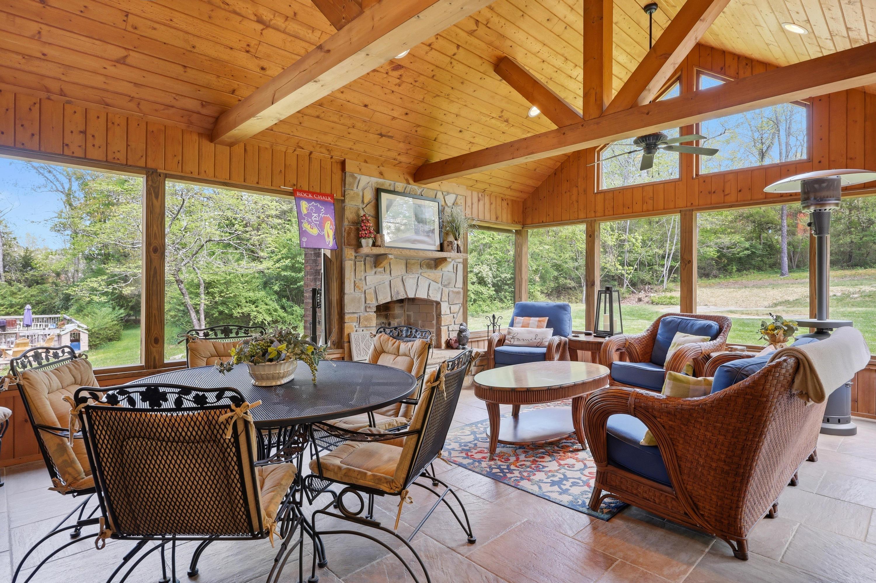 15 Middle Creek Road