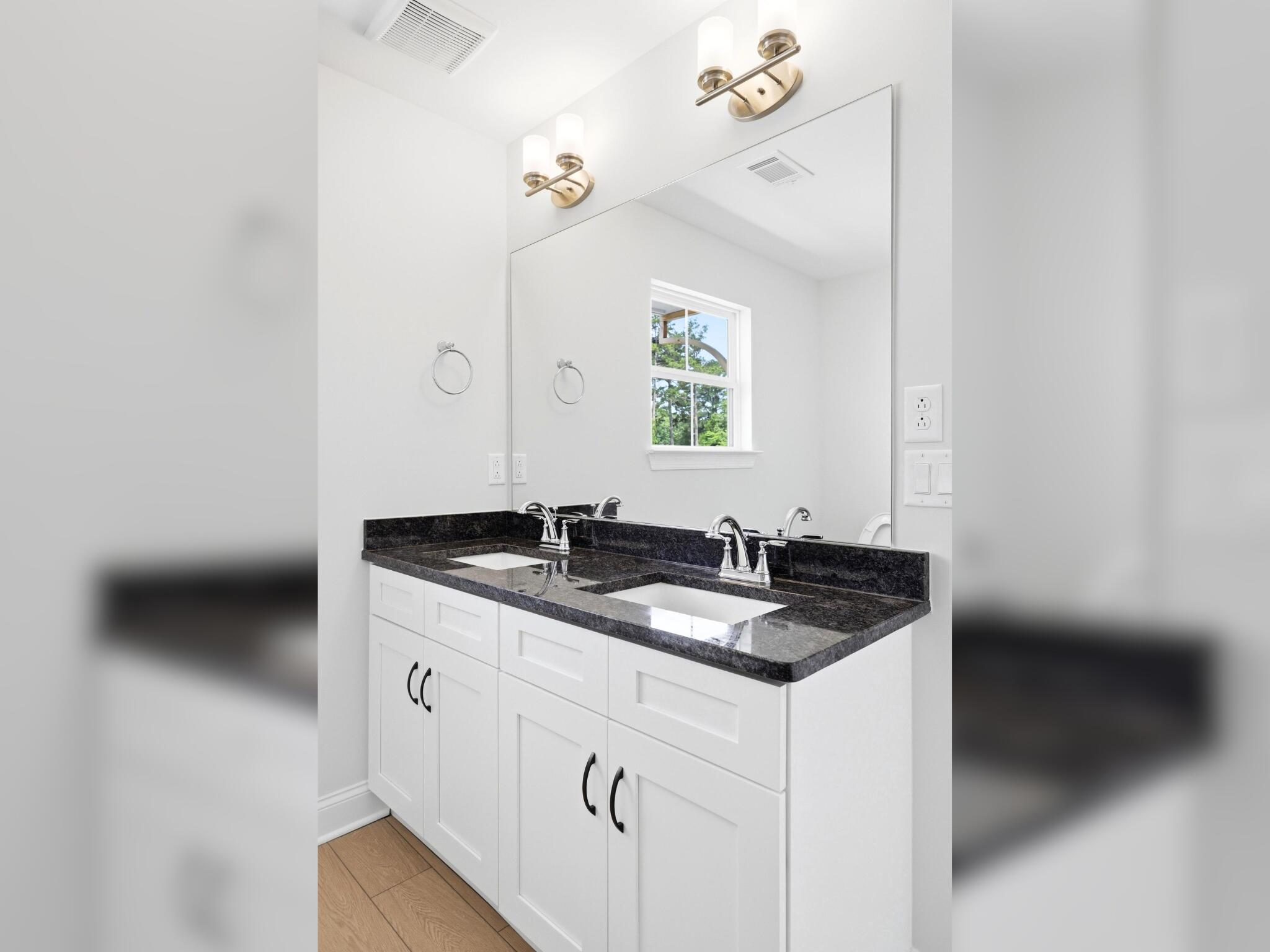 1011 Rosedew Way, #15